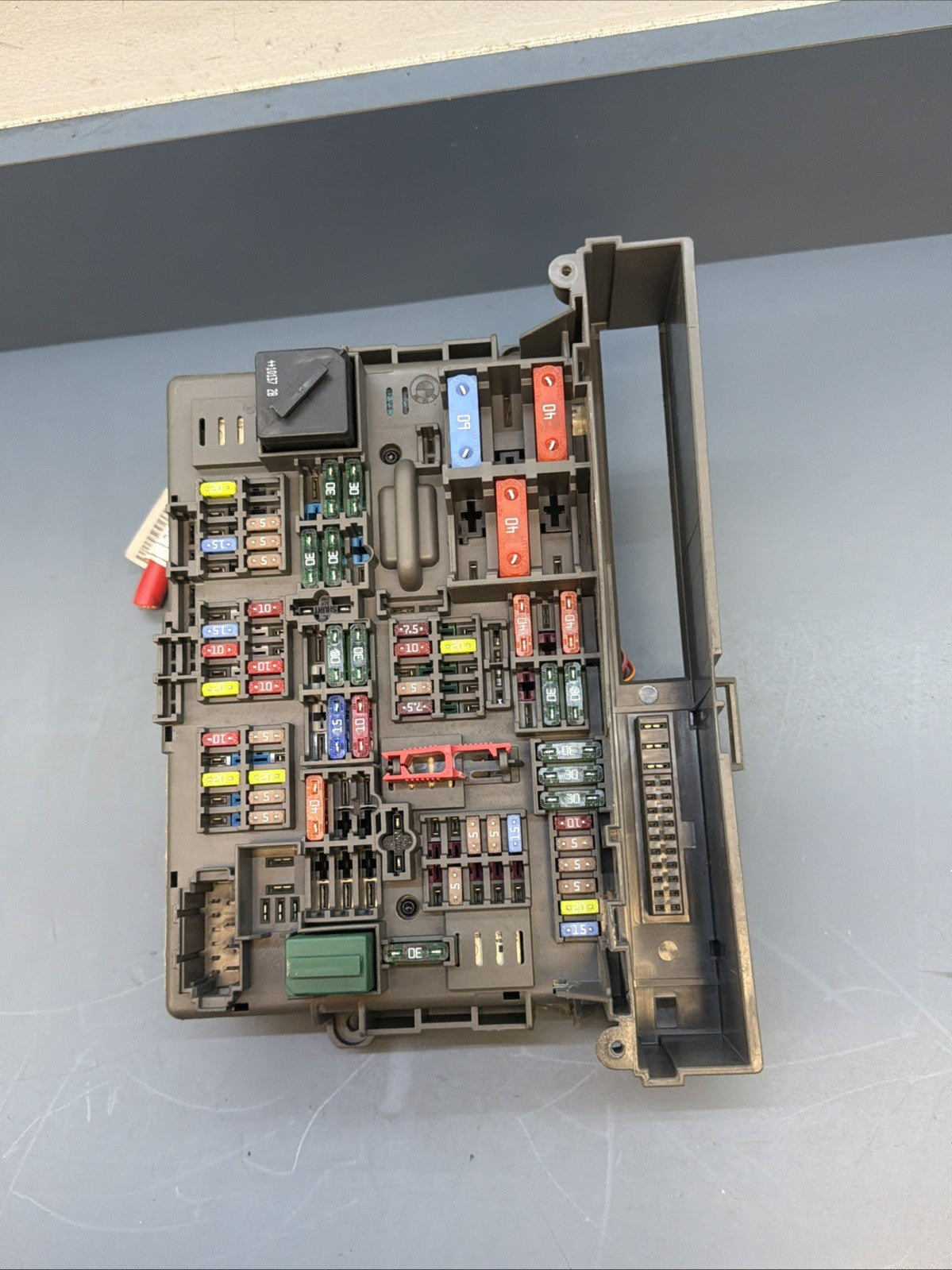 08-13 BMW 328i 335i E90 E92 E93 Front Power Distribution Fuse Box 9119444 OEM