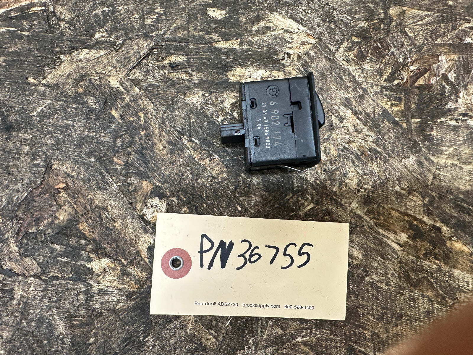 BMW 1999-2005 E46 3 SERIES REAR LEFT/RIGHT POWER WINDOW SWITCH OEM 6902174