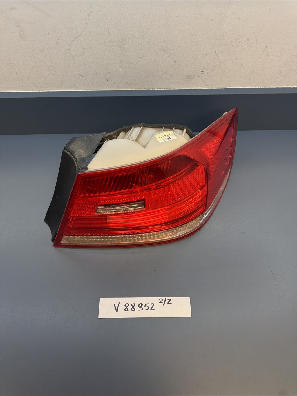 07-10 BMW E92 328i 335i M3 PRE LCI Right Side Outer Tail Light Taillight 7174404