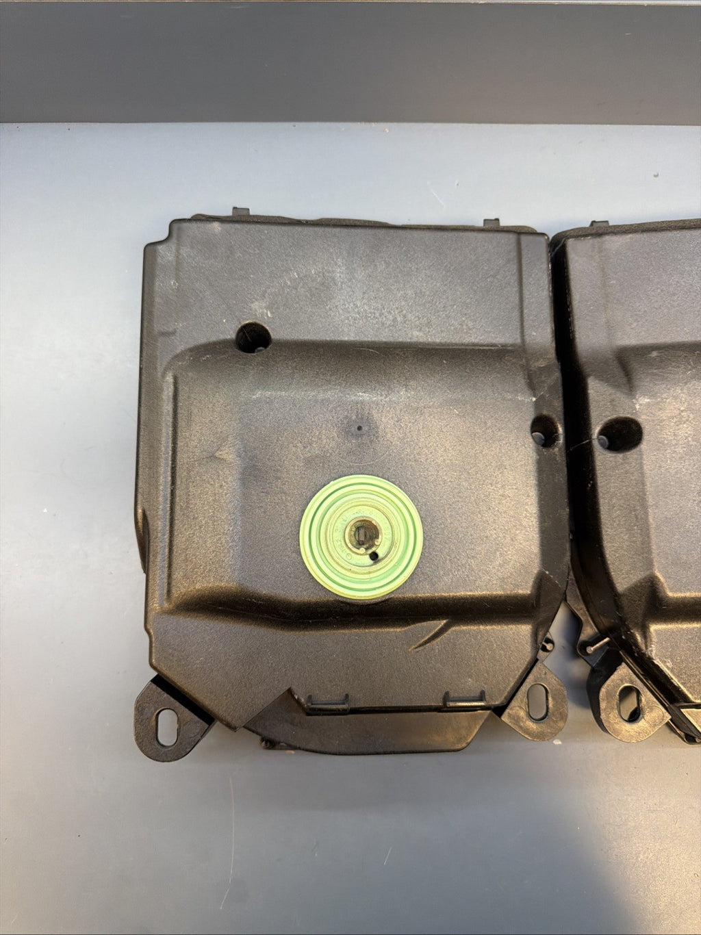 08-13 BMW E92 E90 3 SER FRONT LEFT & RIGHT HI-FI SUBWOOFER SET 9143143 9143144