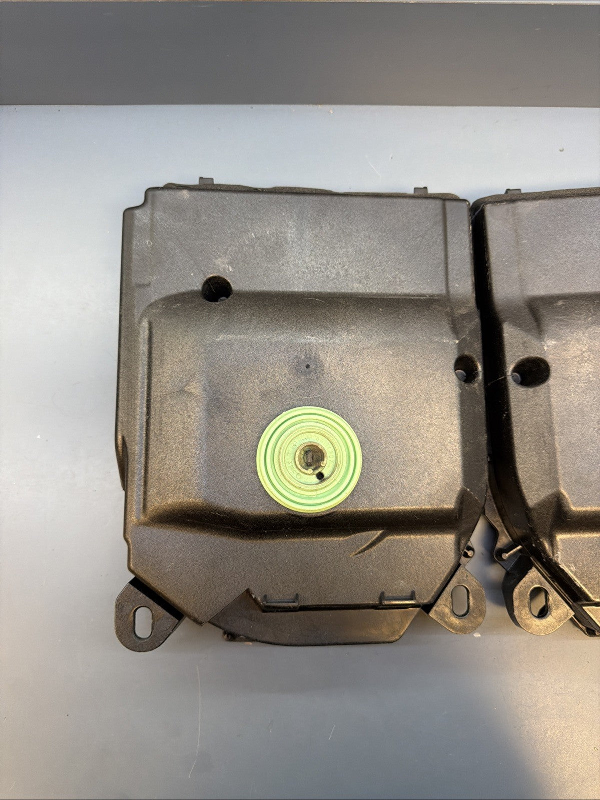 08-13 BMW E92 E90 3 SER FRONT LEFT & RIGHT HI-FI SUBWOOFER SET 9143143 9143144