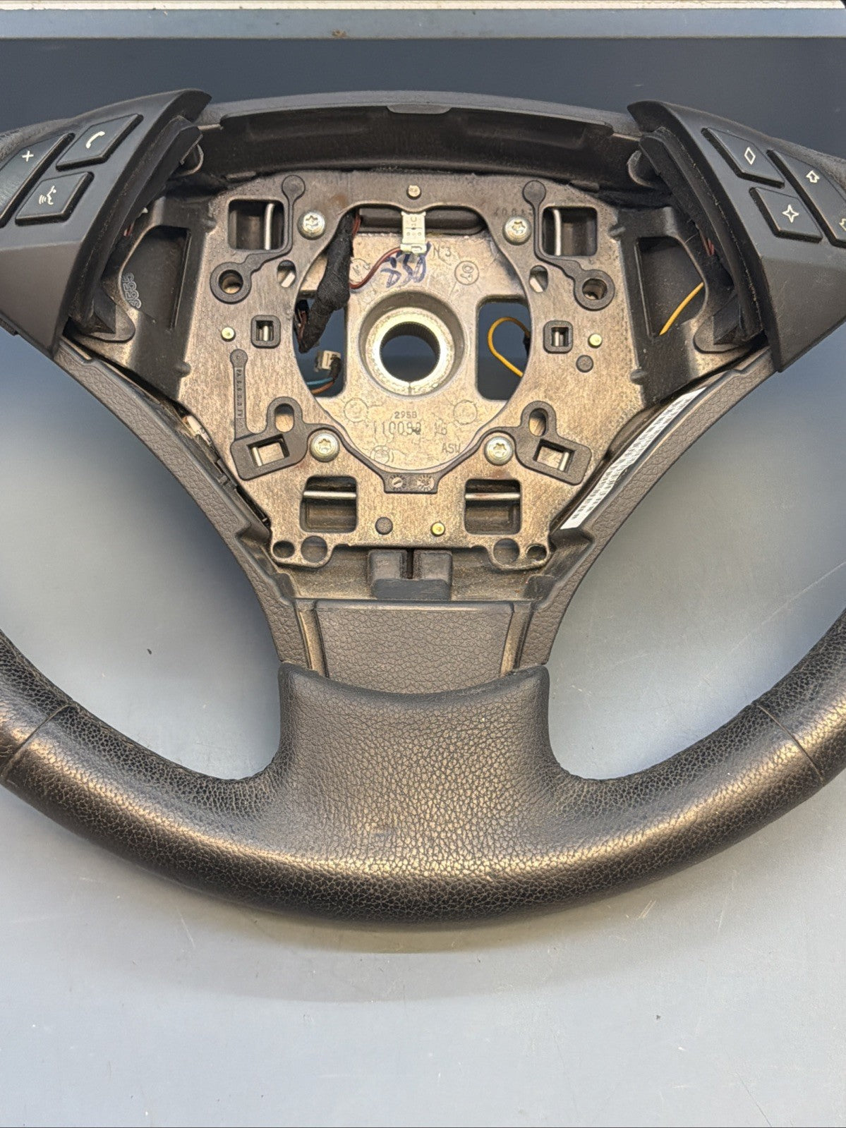 06-10 BMW E60 535i 528i 545i 550i Steering Wheel Non-Sport W/ Controls 3385E6030