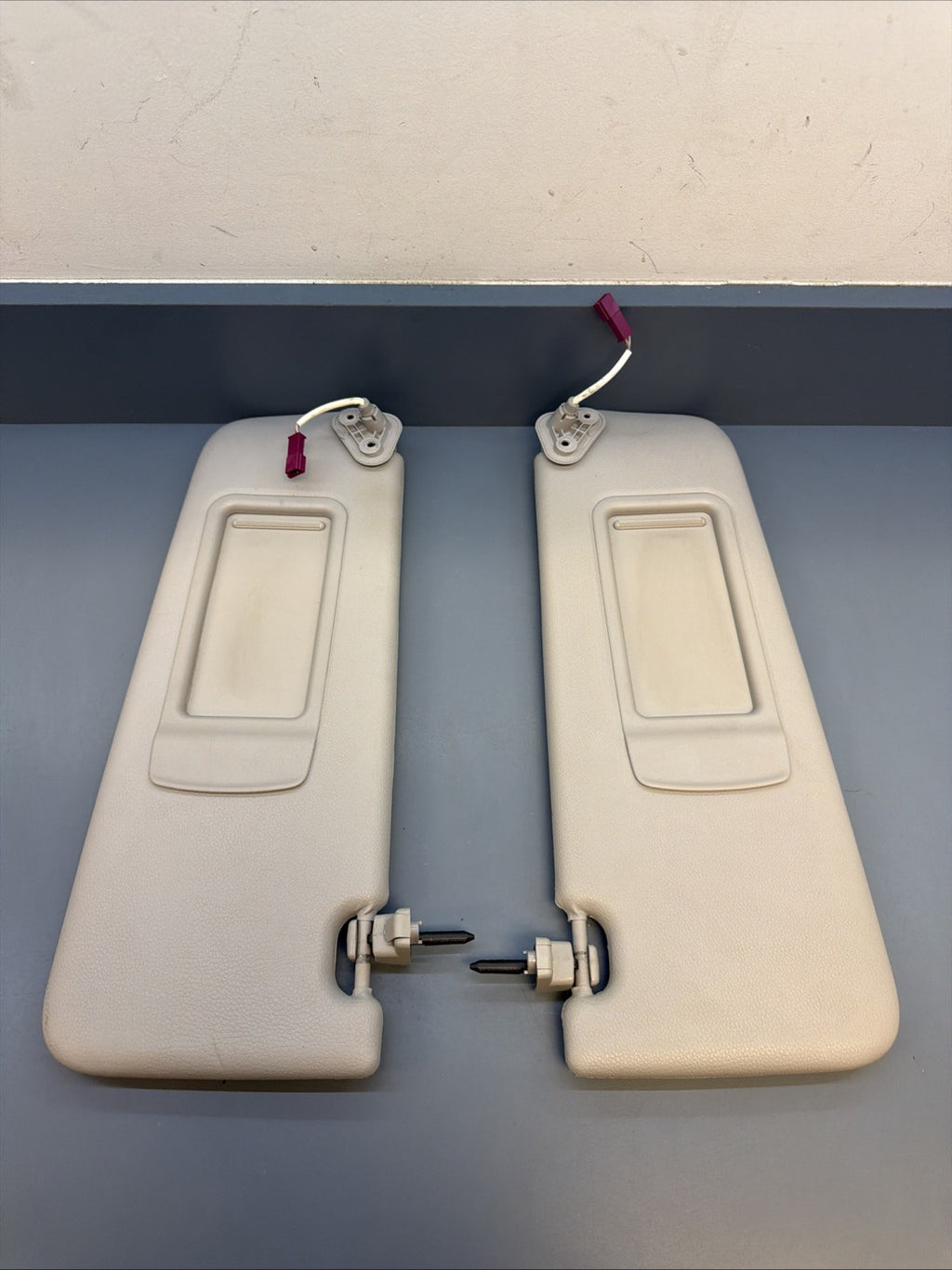 2012-2015 BMW X1 E84 GRAY LEFT RIGHT SUN VISOR SET 7252056 7252055