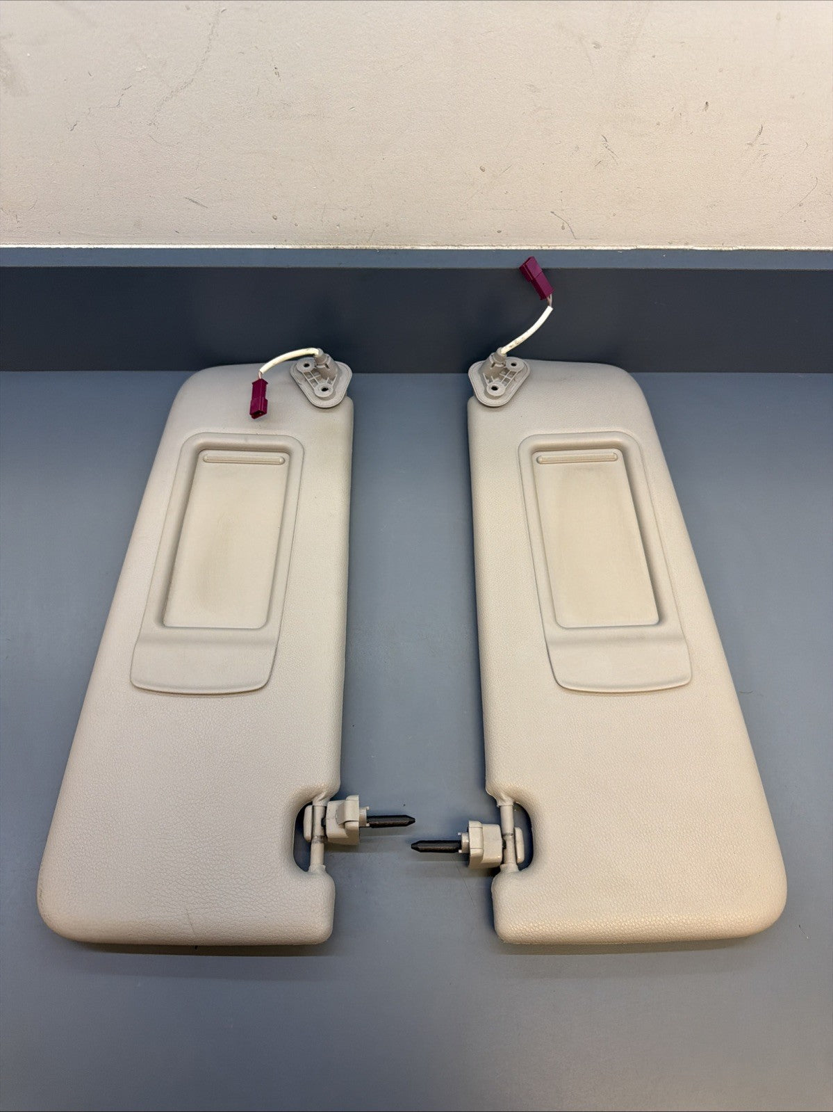 2012-2015 BMW X1 E84 GRAY LEFT RIGHT SUN VISOR SET 7252056 7252055