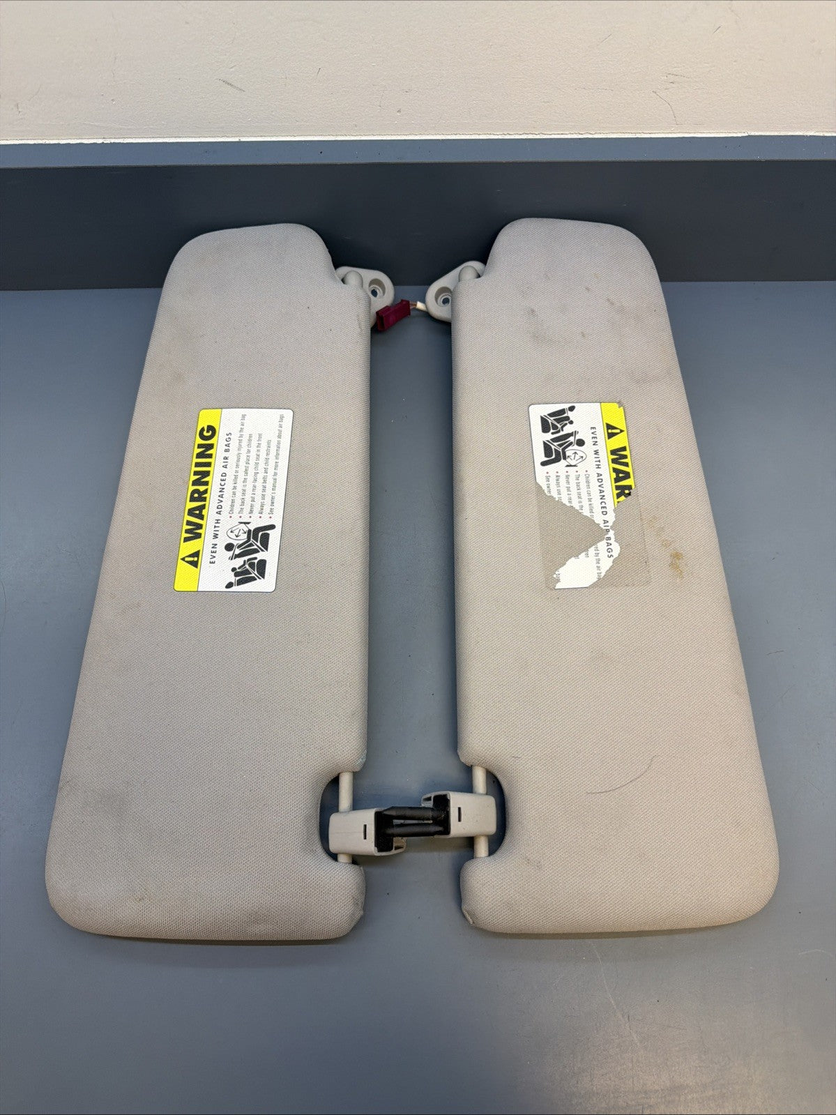 BMW E90 Sun Visor Set OEM – Driver & Passenger Gray 6957369 6957370 CLOTH