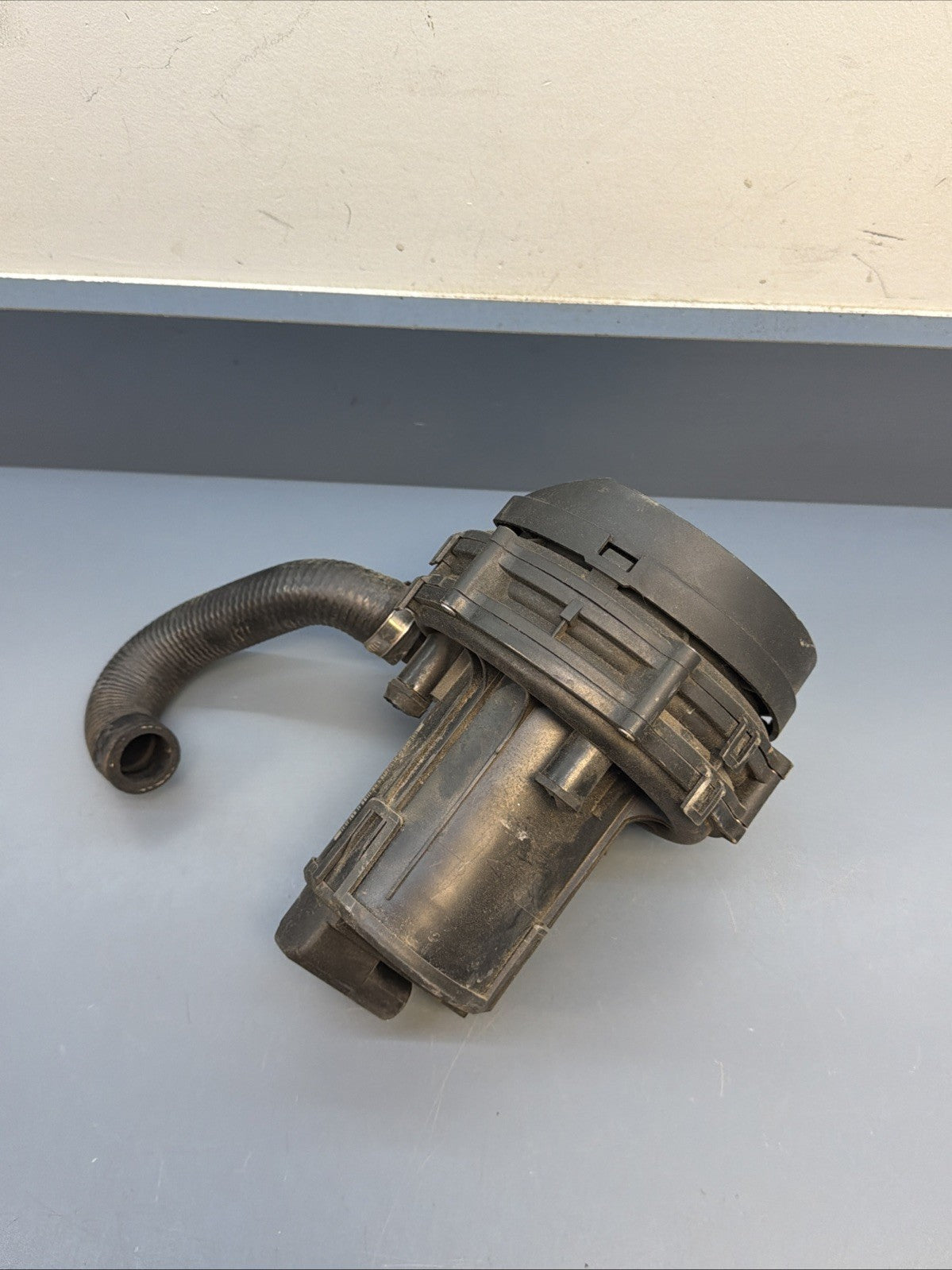 1999-02 BMW E46 330 325 323 SECONDARY AIR INJECTION SMOG PUMP OEM 1715293