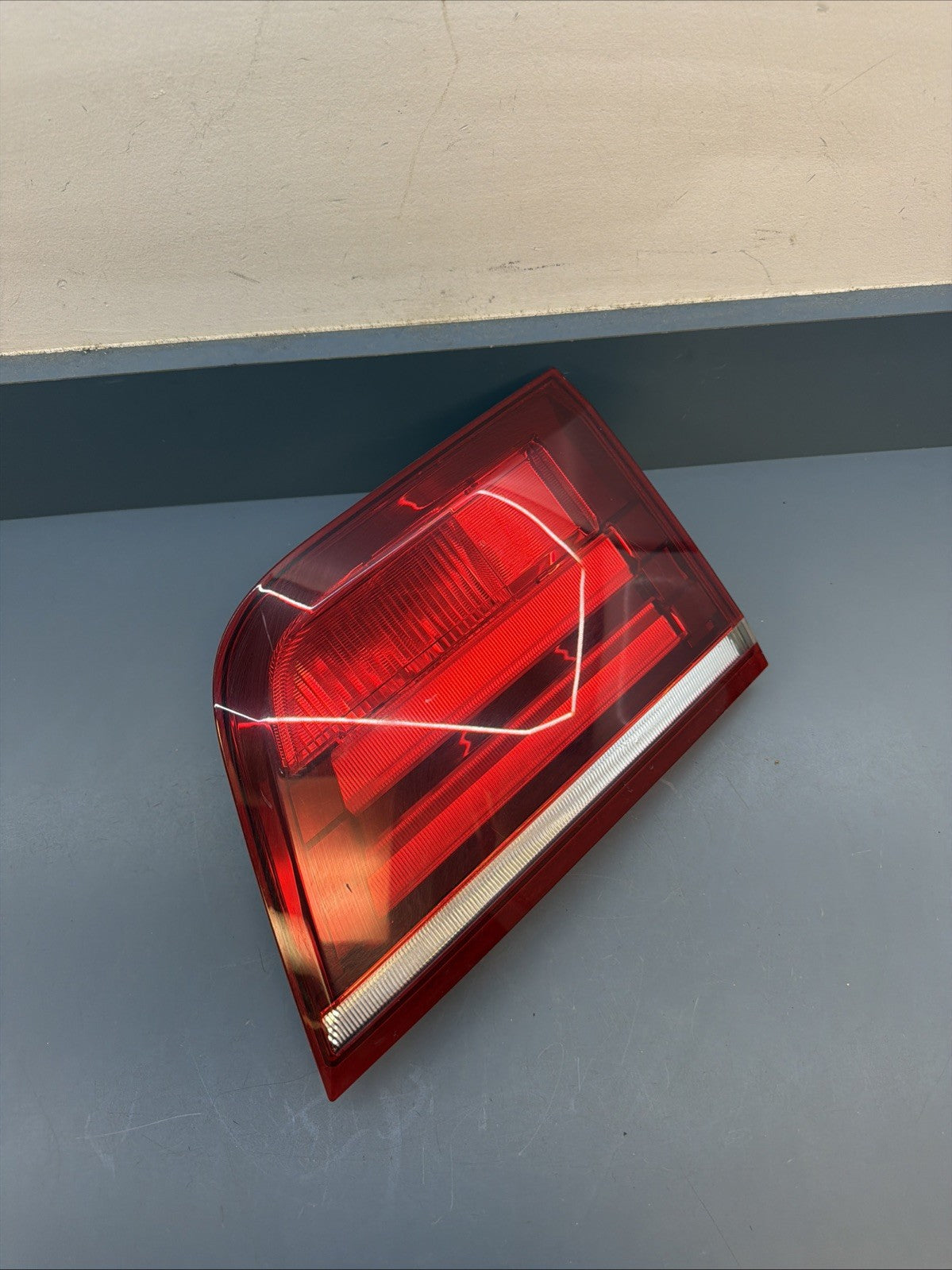 2010-2013 BMW X5 E70 LCI REAR TAIL LIGHT LEFT DRIVER SIDE INNER 7227793