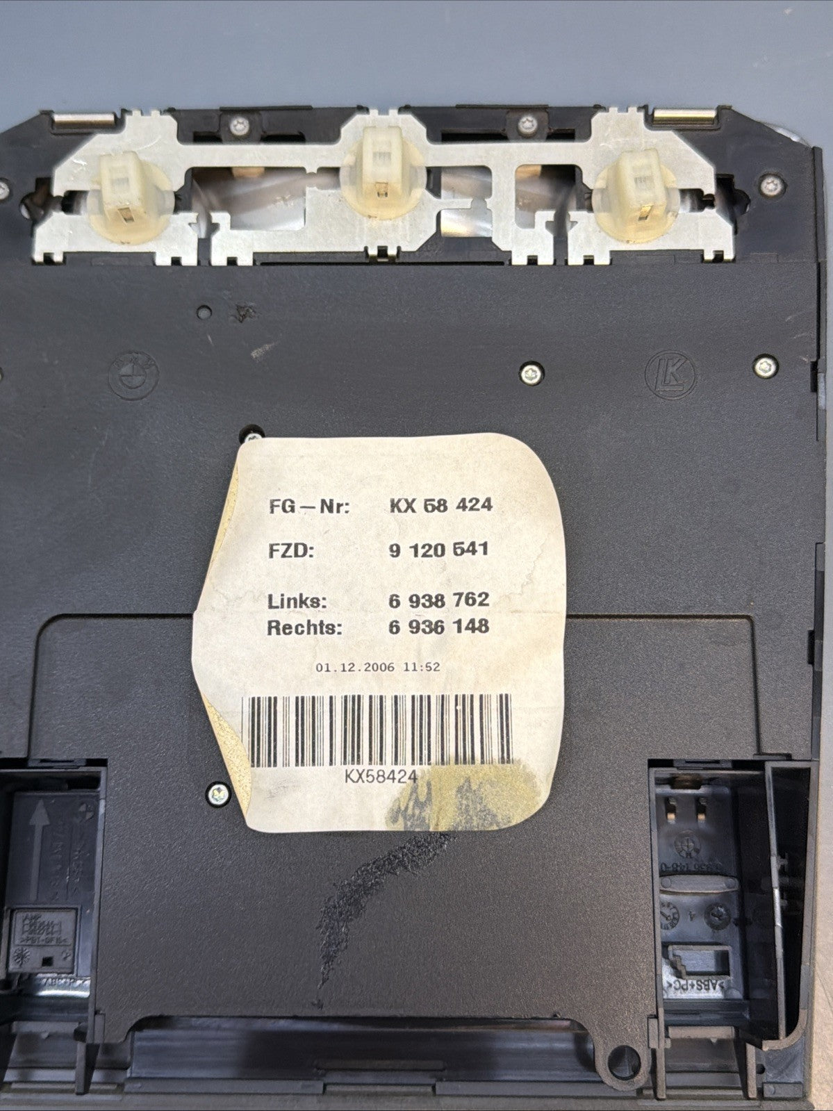 06-08 BMW E90 328i OVERHEAD CONSOLE MAP LIGHT SUNROOF SWITCH OEM 6938762 TAN