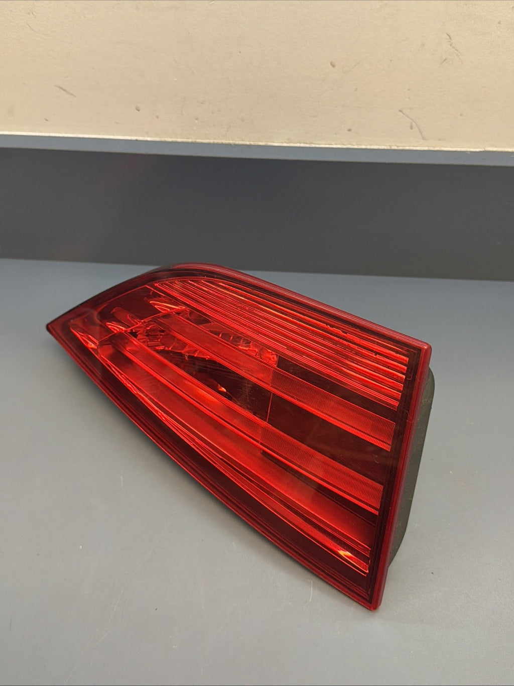 2012-2015 BMW X1 E84 LEFT SIDE DRIVER INNER TAIL LIGHT OEM 2990113