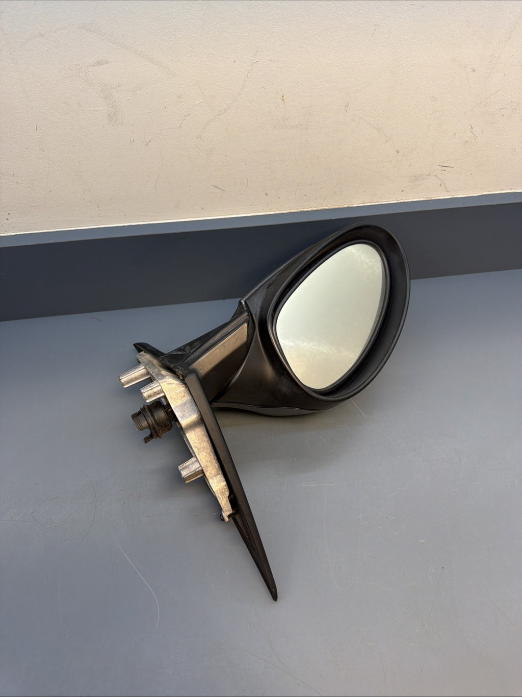06-08 BMW E90 E91 325i Front Left Driver Side Rear View Mirror OEM