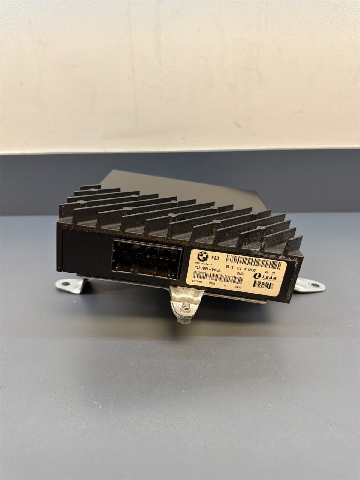 BMW 2003-2010 E83 HiFi AUDIO RADIO STERIO AMPLIFIER AMP OEM 9143150