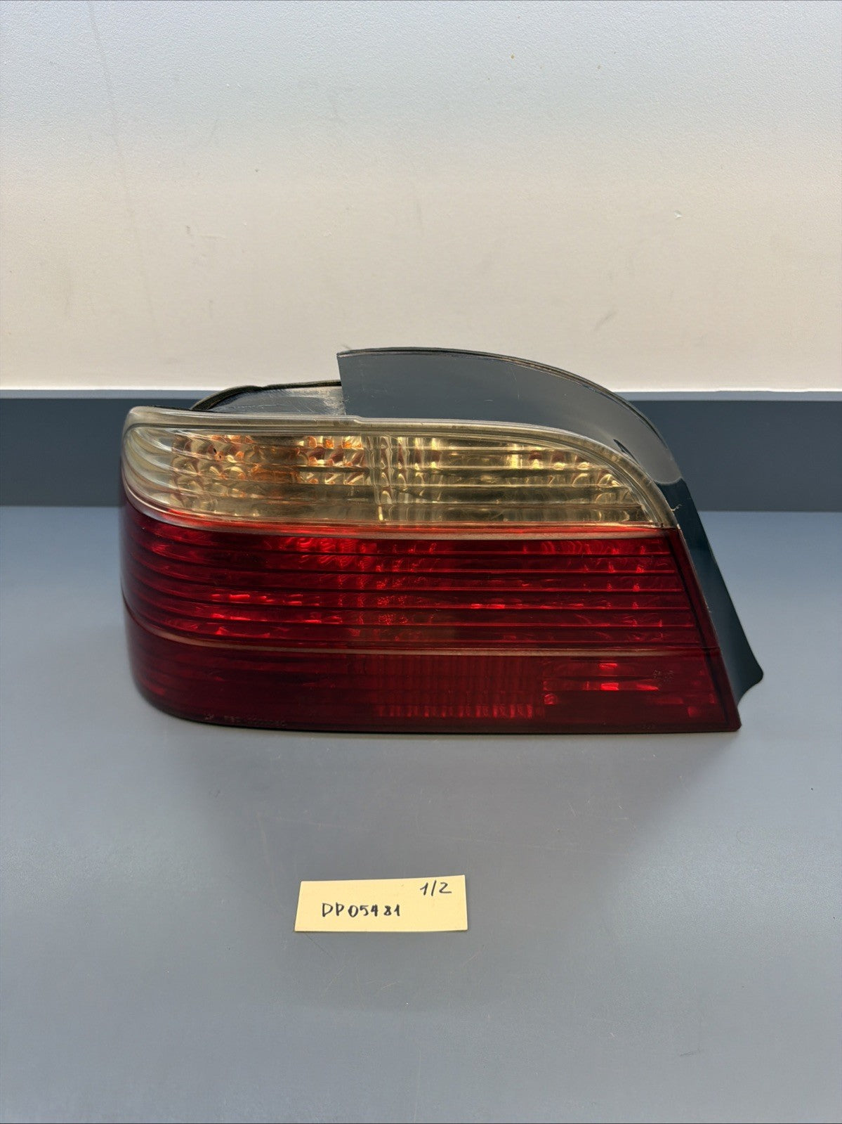 99-02 E38 BMW 7-Series 740i Left Side Drivers Side Tail Light Assembly