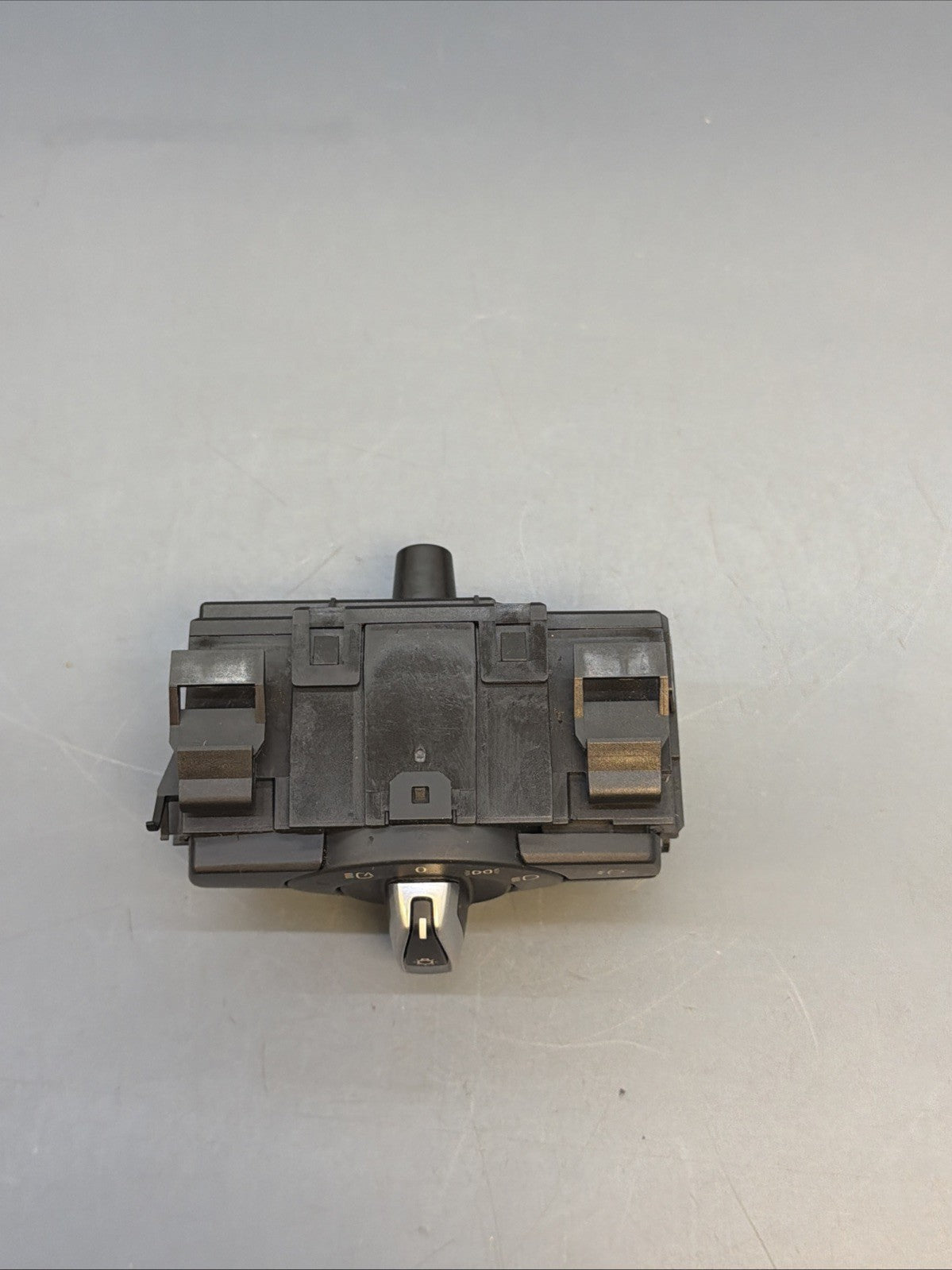 BMW E82 E88 E90 E91 E84 X1 335I XDRIVE 328I HEADLIGHT SWITCH UNIT 9169398