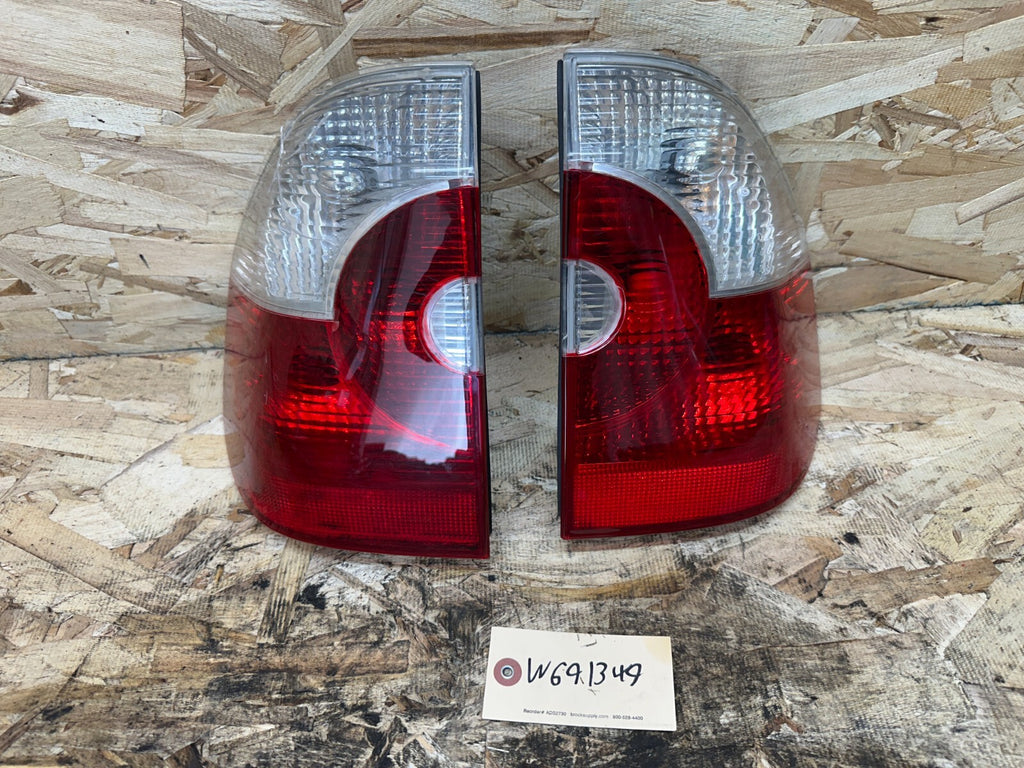 BMW 2003-2006 E83 X3 PRE LCI REAR LEFT+RIGHT OUTER TAIL LIGHT SET OEM 3404103+4