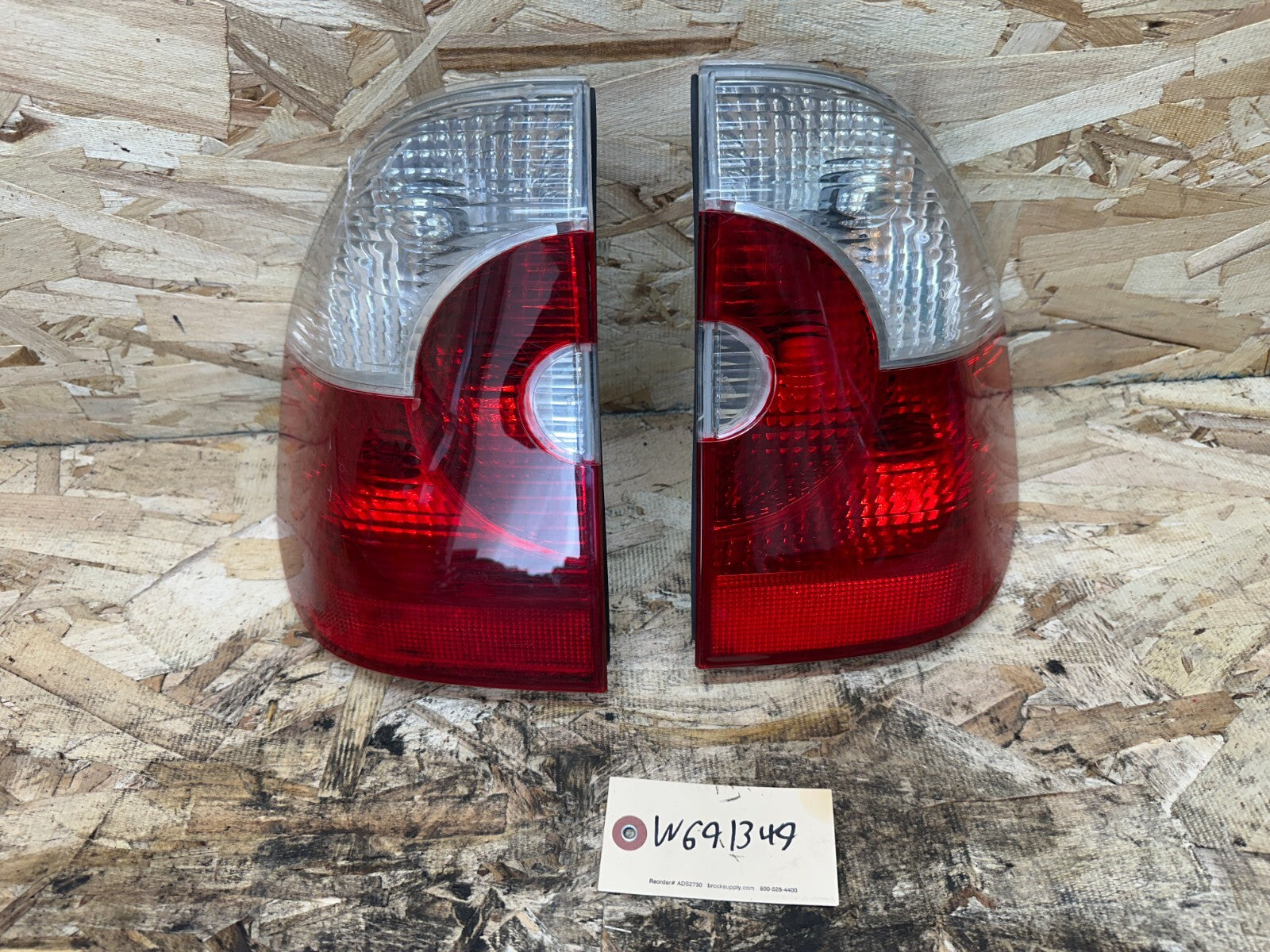 BMW 2003-2006 E83 X3 PRE LCI REAR LEFT+RIGHT OUTER TAIL LIGHT SET OEM 3404103+4