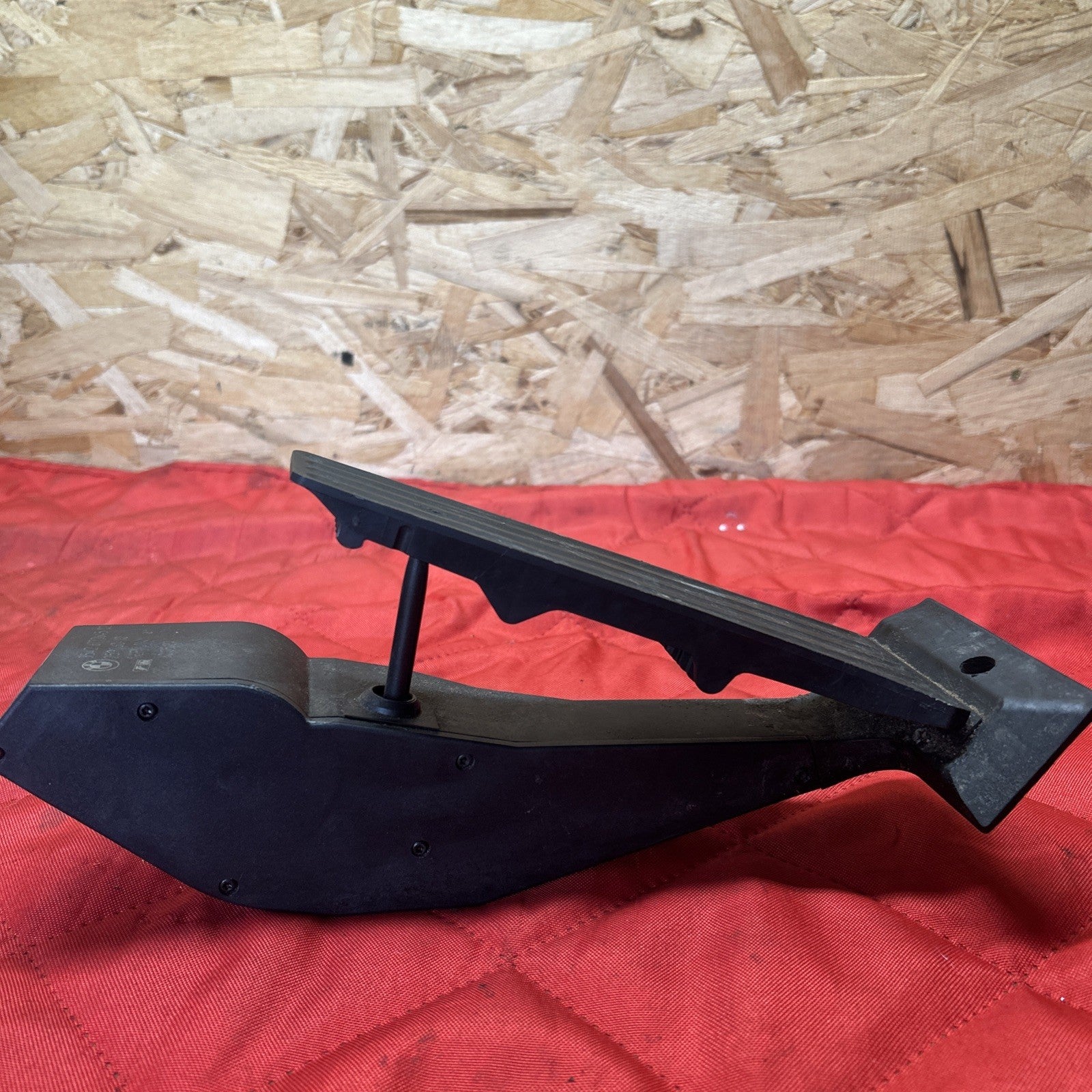 04-08 BMW E60 E63 E64 E65 E70 E83 E90 GAS FUEL ACCELERATOR FLOOR PEDAL 6772645
