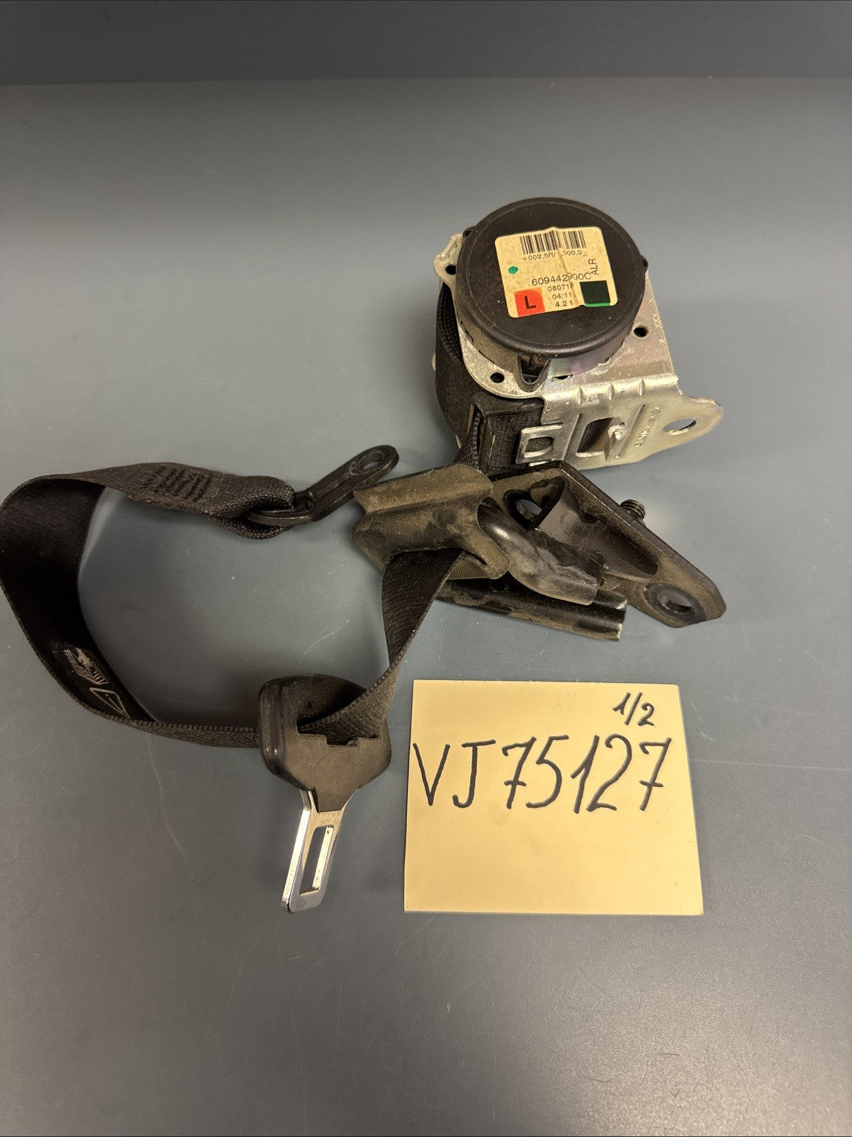 BMW 128I 135I OEM 08-2013 REAR BACK LEFT DRIVER SIDE SEAT BELT BLACK 609442900