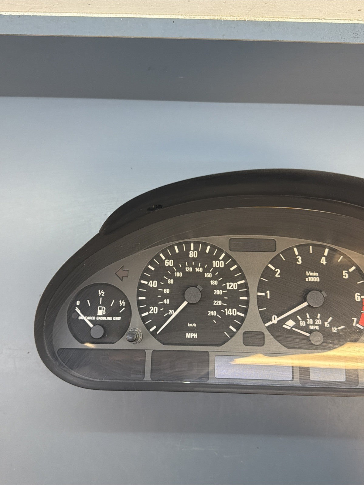 99-05 BMW 325i E46 AUTO Speedometer Instrument Cluster 150K miles 6906897