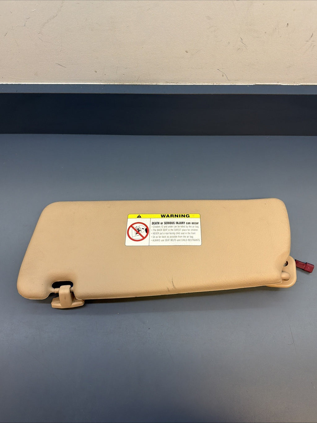 00–05 BMW E46 325i Right Light Sun Visor Mirror Leather OEM 6905983 BEIGE