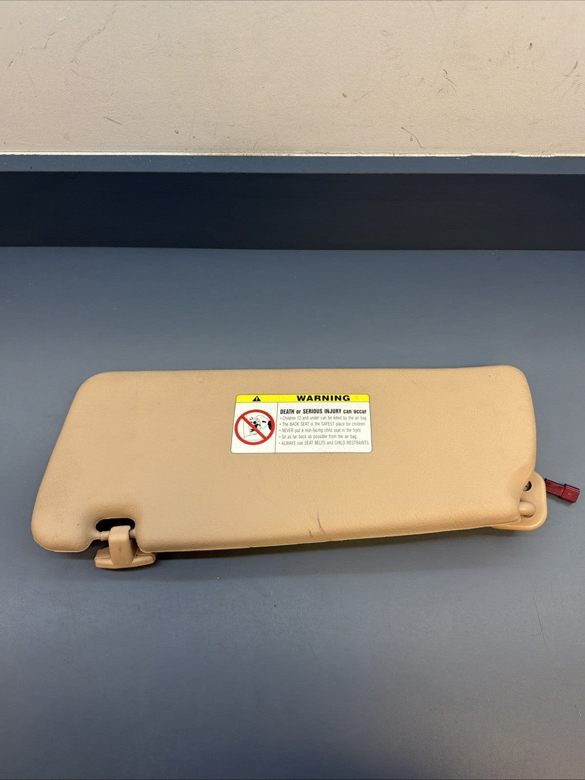 00–05 BMW E46 325i Right Light Sun Visor Mirror Leather OEM 6905983 BEIGE