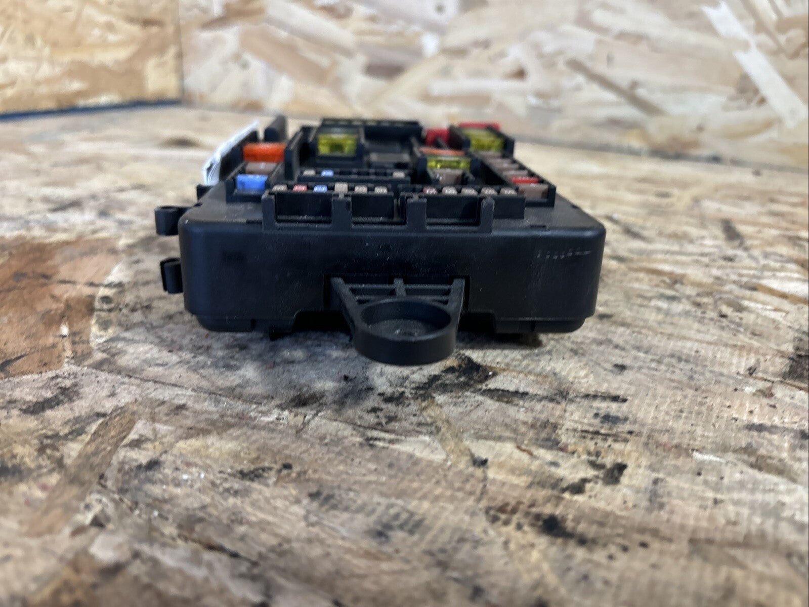 13-16 BMW F30 F32 F34 F36 F80 F82 M3 M4 REAR FUSE RELAY BOX MODULE 9337880 OEM