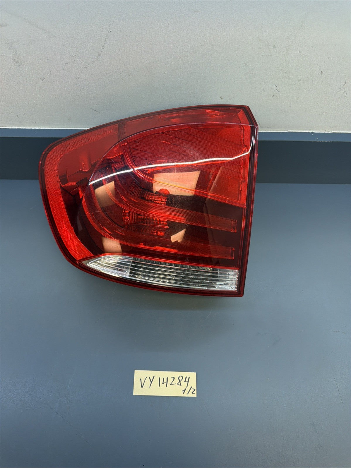 OEM 2012-2015 BMW X1 LH REAR LEFT DRIVERS TAIL LIGHT ASSEMBLY 2990111