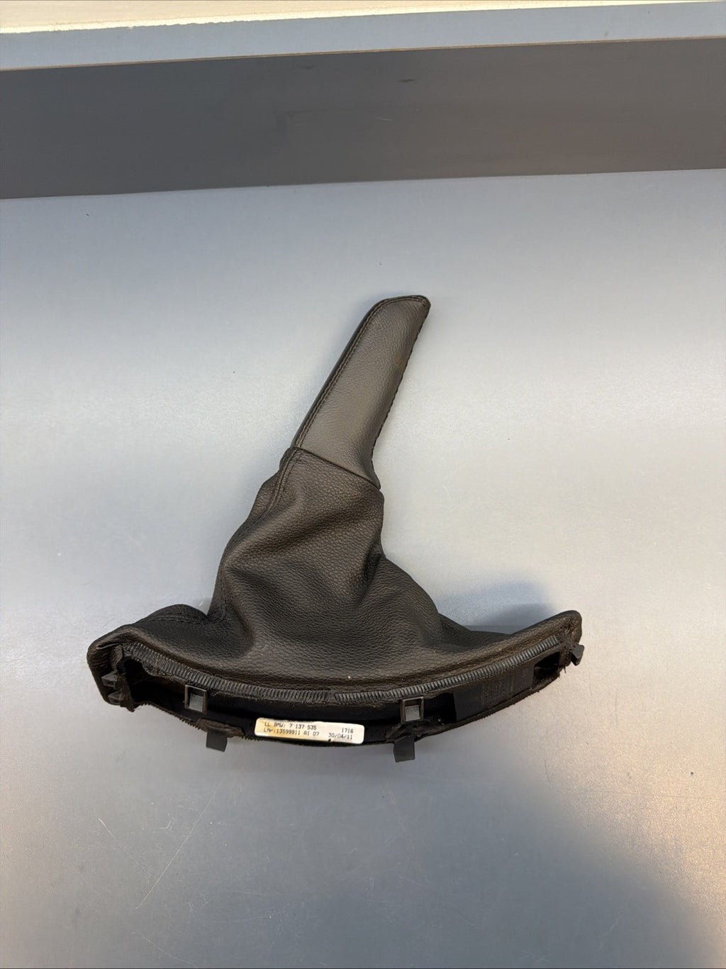 06-13 BMW E90 328i EMERGENCY BRAKE HANDLE BOOT COVER BLACK LEATHER OEM 7137535