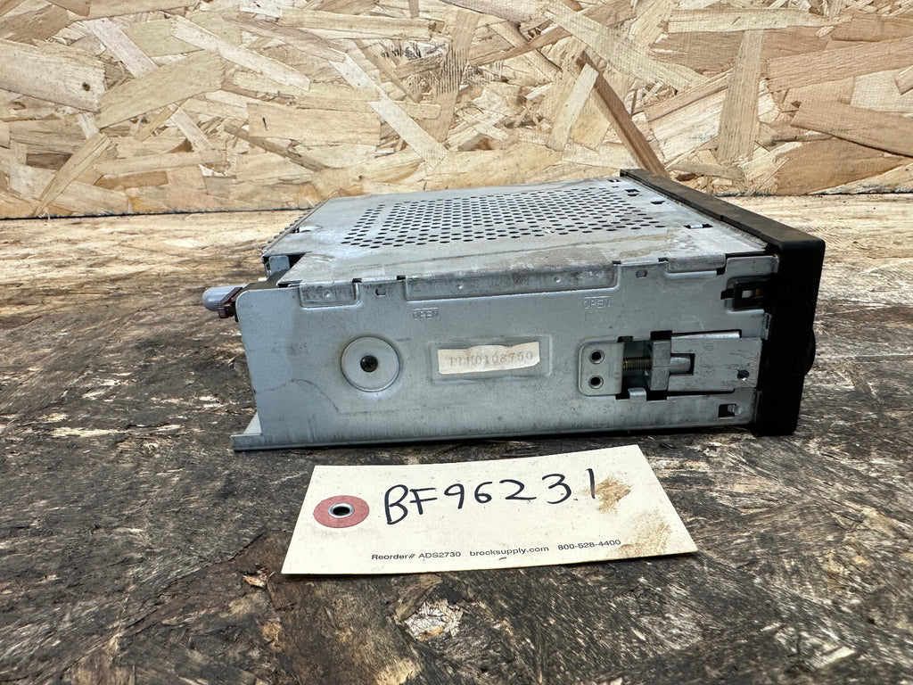 BMW 87-96 E30 E34 3/5 SERIES CASSETTE RADIO AUDIO PLAYER OEM 88881600235