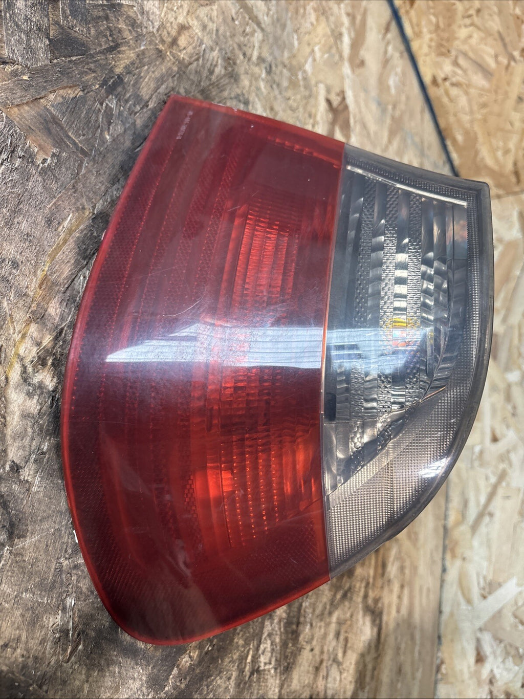 BMW E46 M3 01-03 CONVERTIBLE TAIL LIGHT LAMP RIGHT PASSENGER OEM 8384844