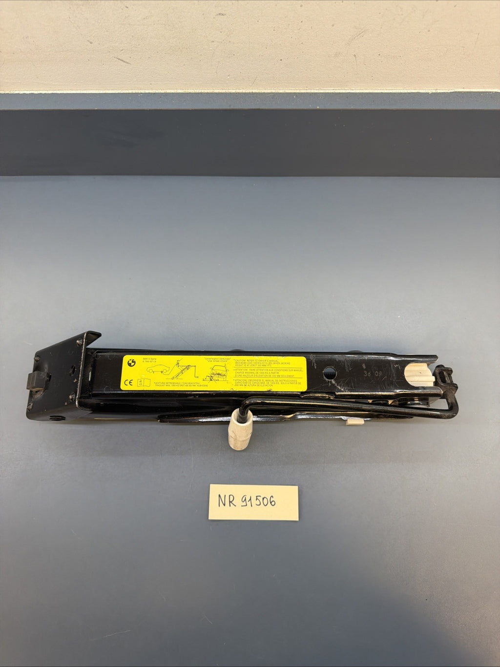 04-10 BMW E60 BMW 550I 525i 530 I 650i SPARE TIRE JACK CAR LIFT OEM 6766621