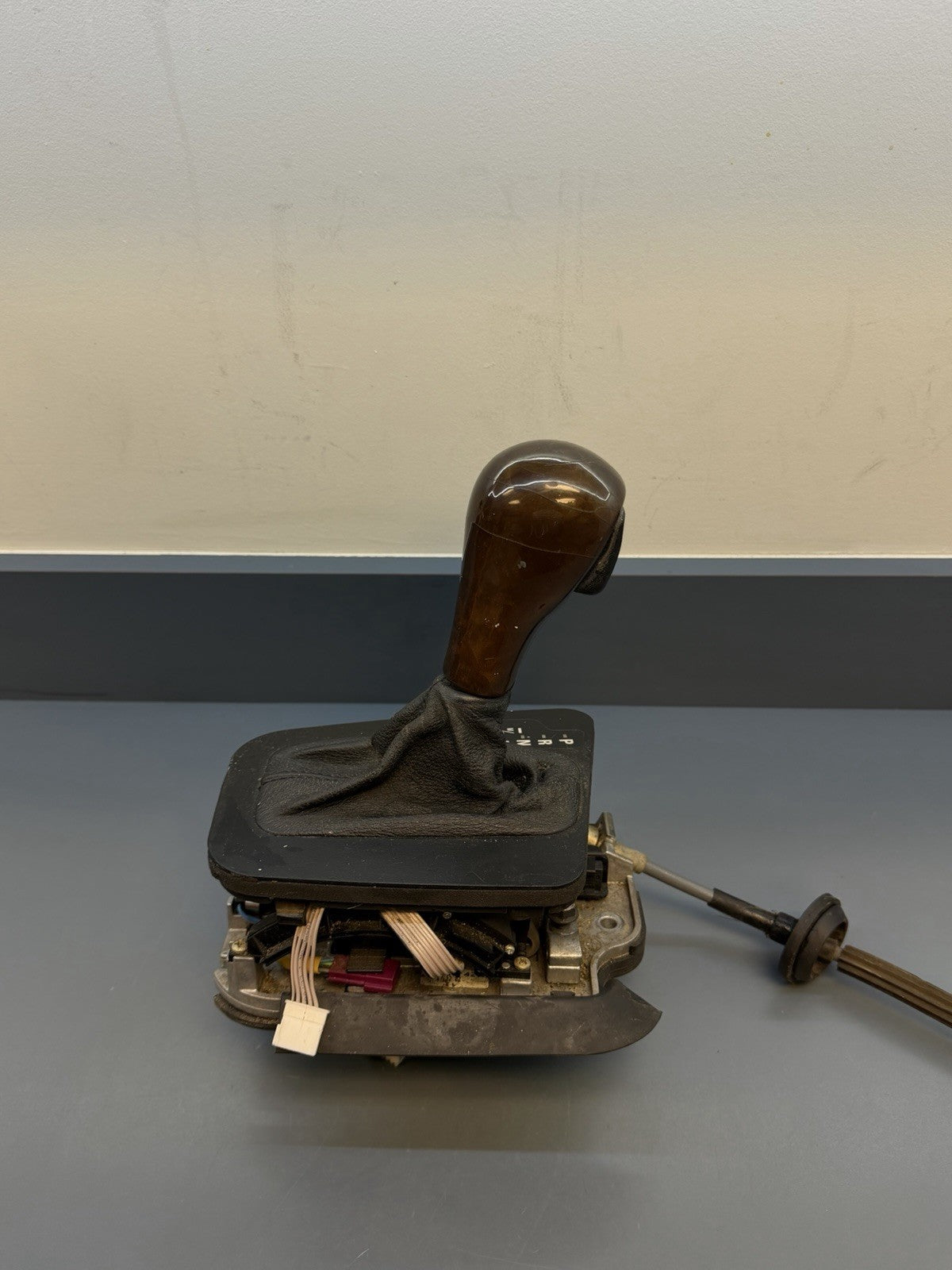 2000-2006 BMW 3 SERIES AUTOMATIC TRANSMISSION SHIFTER 1422277