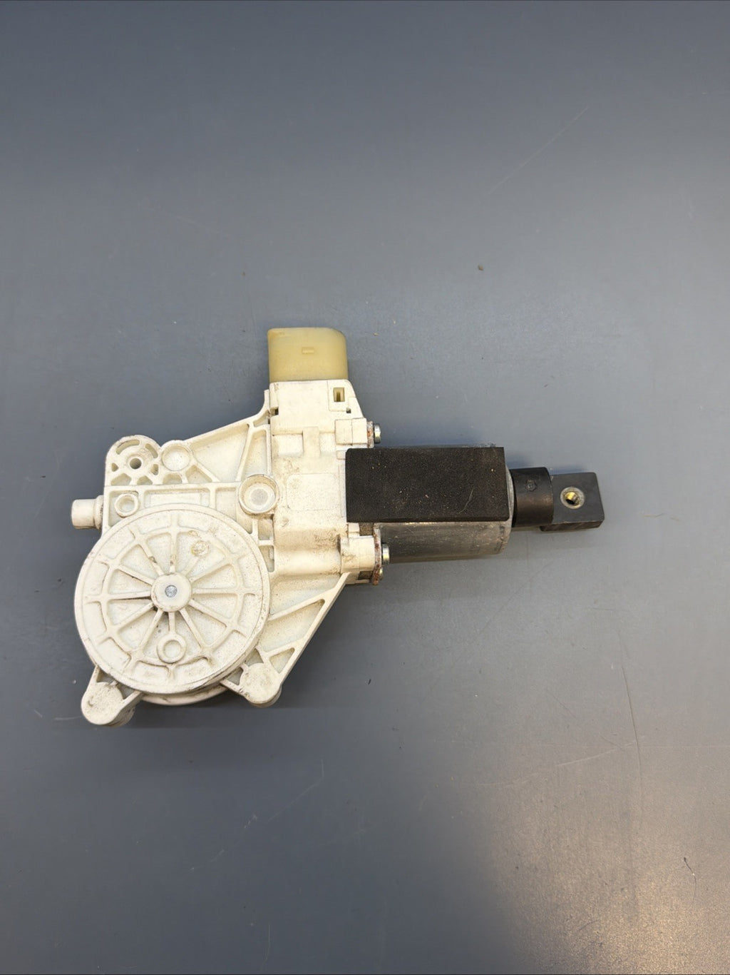 09 2010 2011 2012 2013 BMW E92 Motor Window Regulator Left Driver 0130822402 OEM