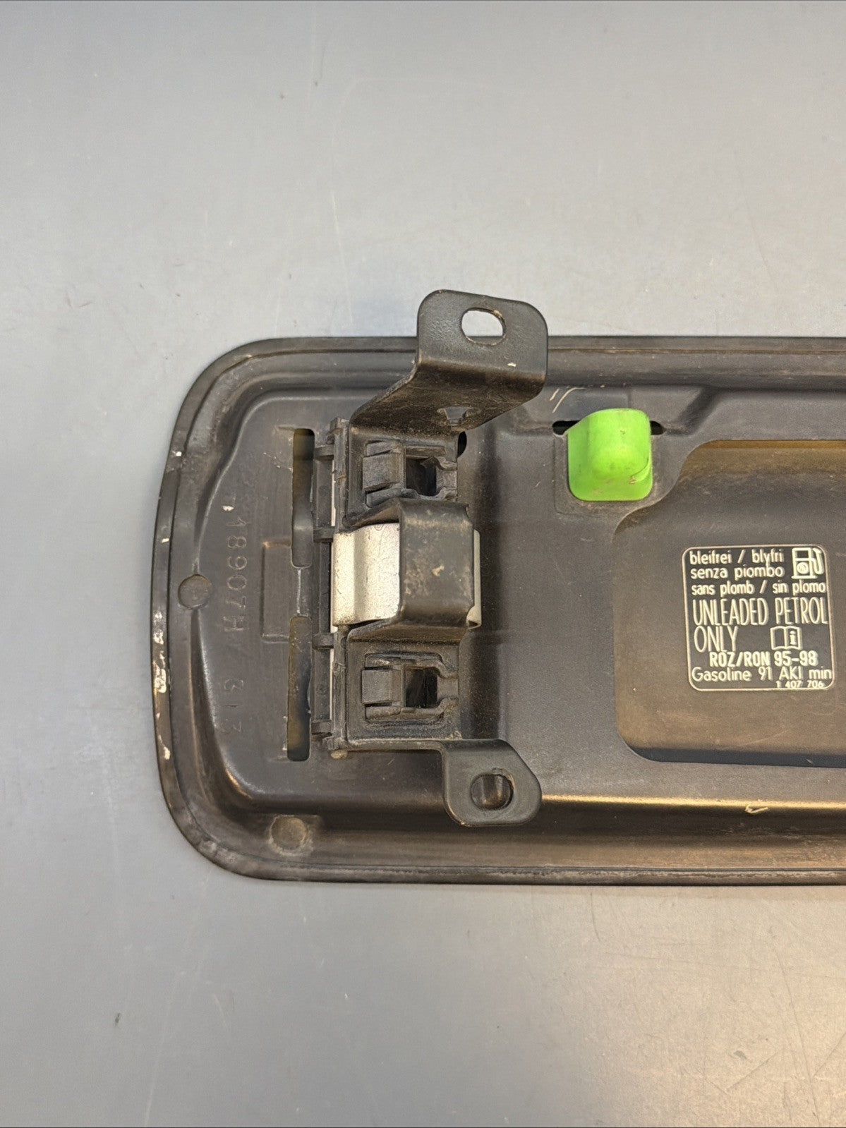 01-06 BMW E53 X5 Fuel Gas Door Lid BLACK 1407706