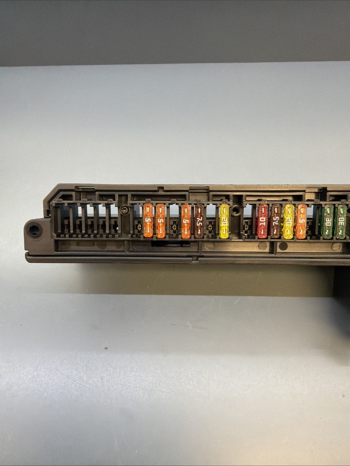 2008-2010 BMW 550I E60 CABIN FRONT RIGHT FUSE RELAY JUNCTION BOX 6957330