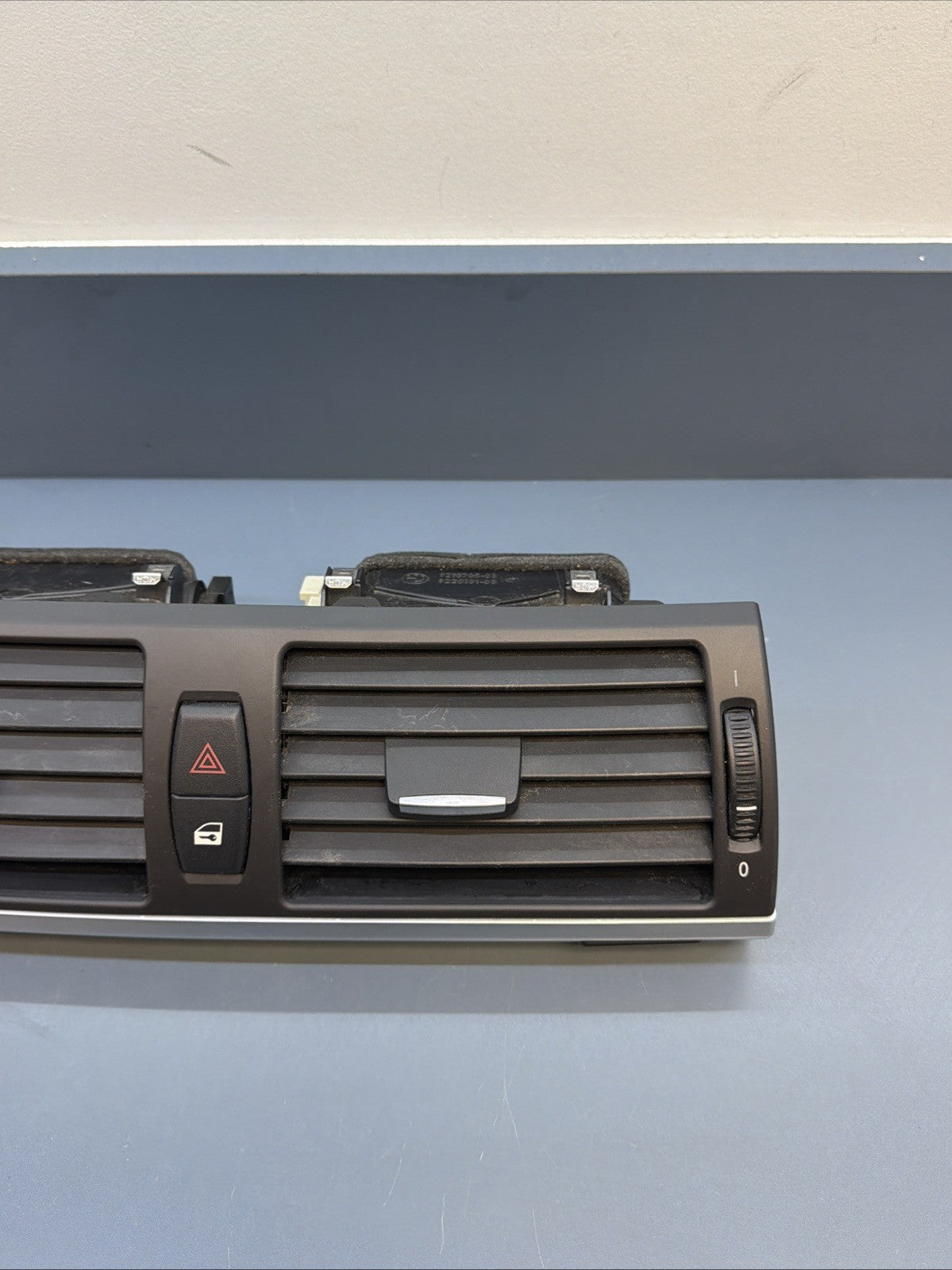 2007 -2013 BMW E70 X5 OEM FRONT DASH DASHBOARD AIR VENT GRILLE CENTER 9210705