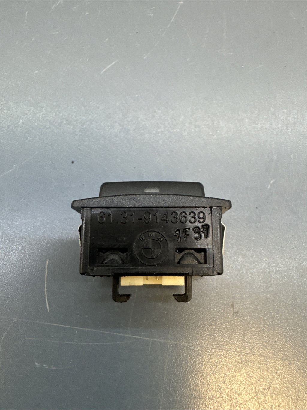 BMW HEATED STEERING WHEEL SWITCH BUTTON E88 E90 E84 1 3 X1 SERIES 9143639 09-16