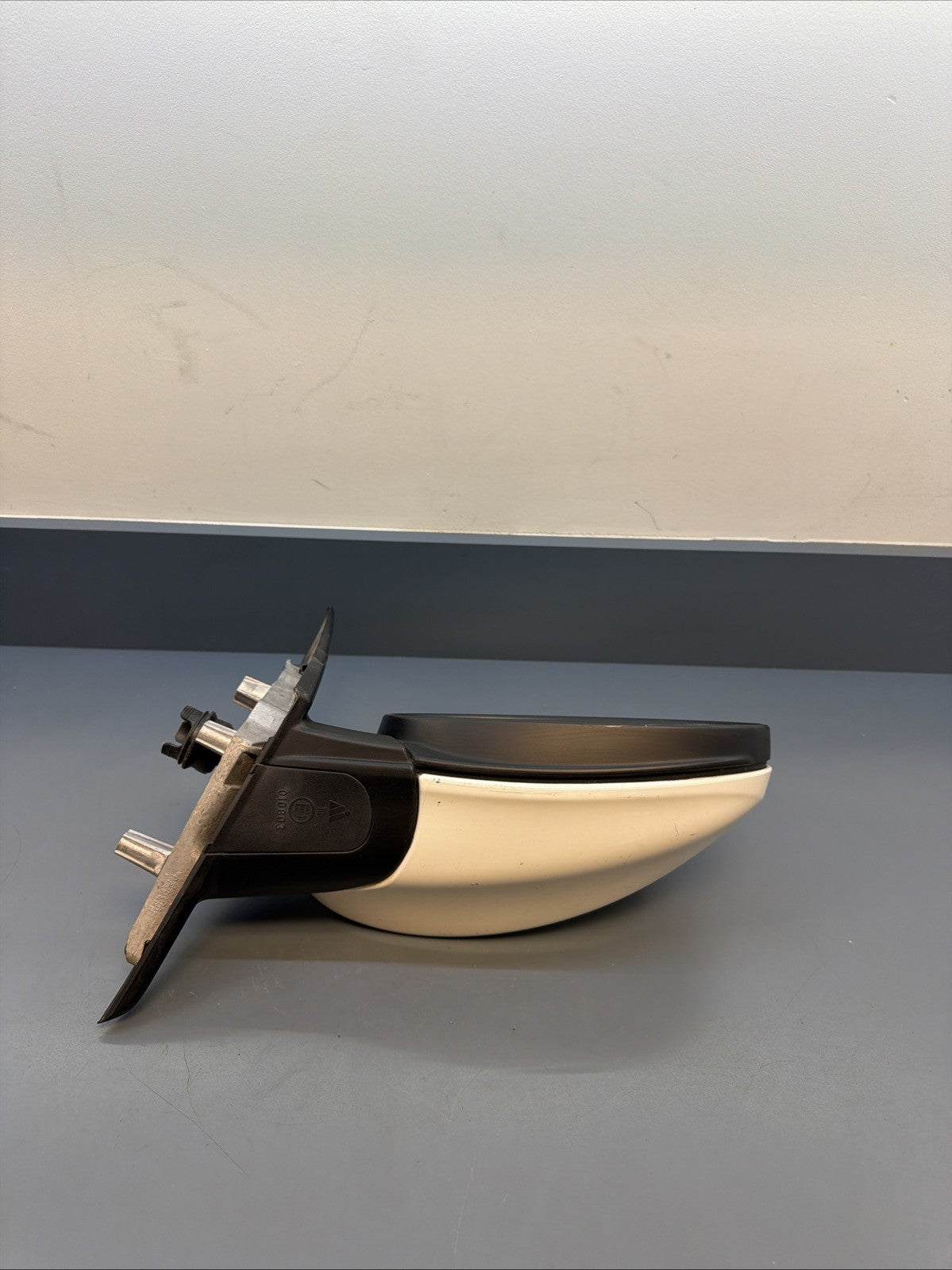 06-08 BMW E90 E91 325i FRONT RIGHT PASSANGER Side Mirror OEM PRE LCI 7075626