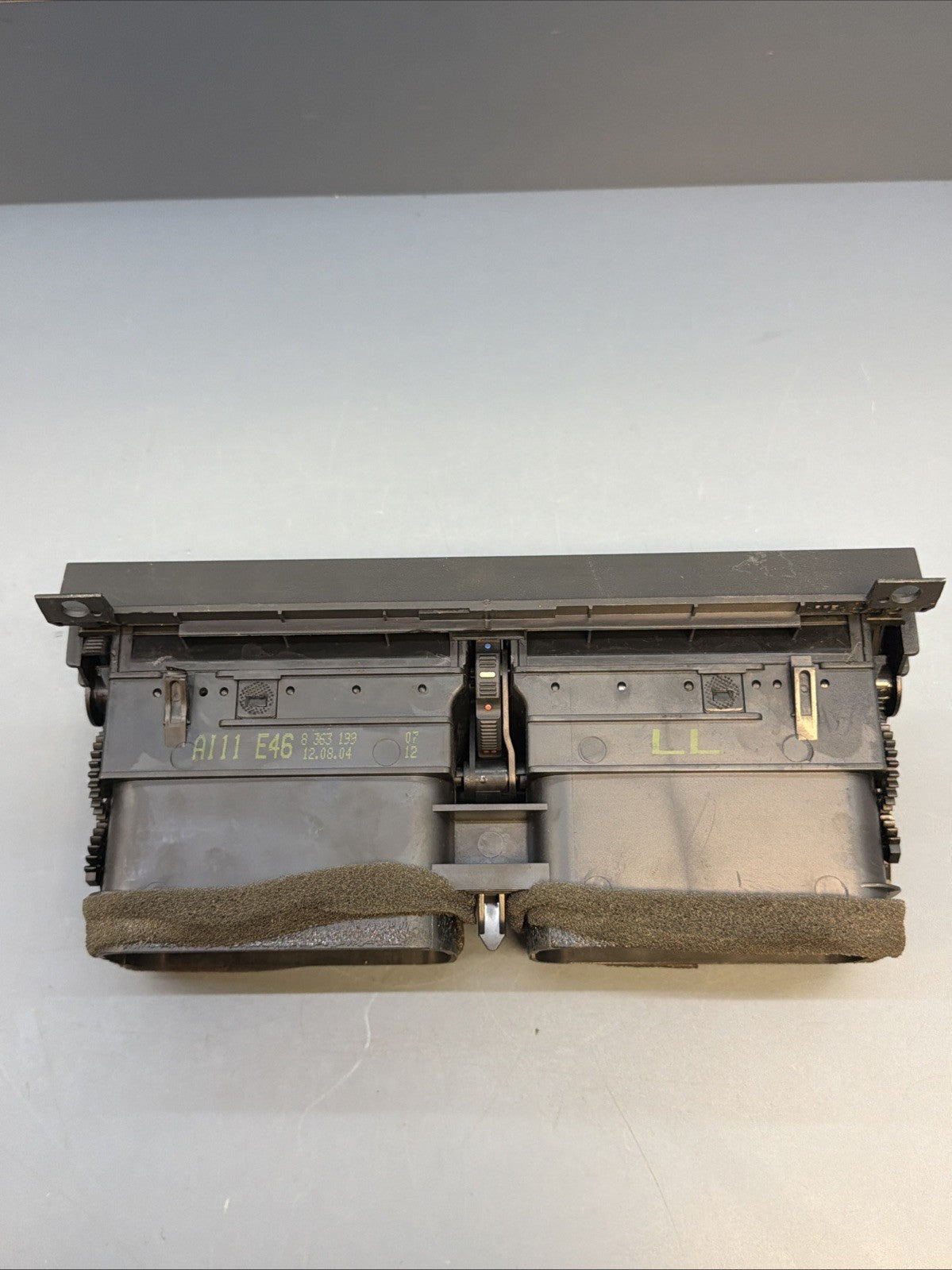 1999-2006 BMW E46 3 Series 325i Center Dash AC Air Vent Assembly 8363199 OEM