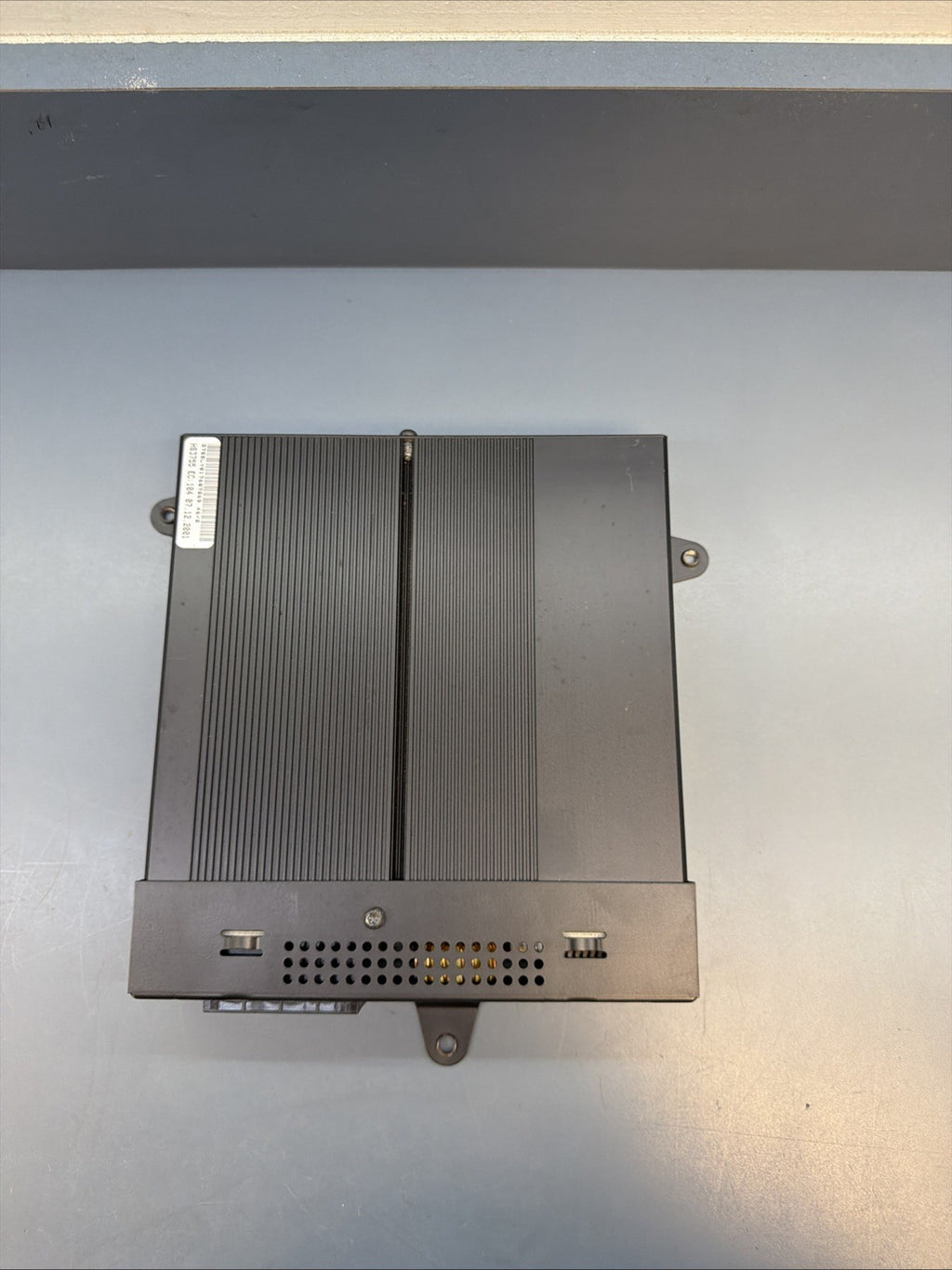 BMW 2001-2006 E46 RADIO AUDIO AMPLIFIER AMP OEM 6920594