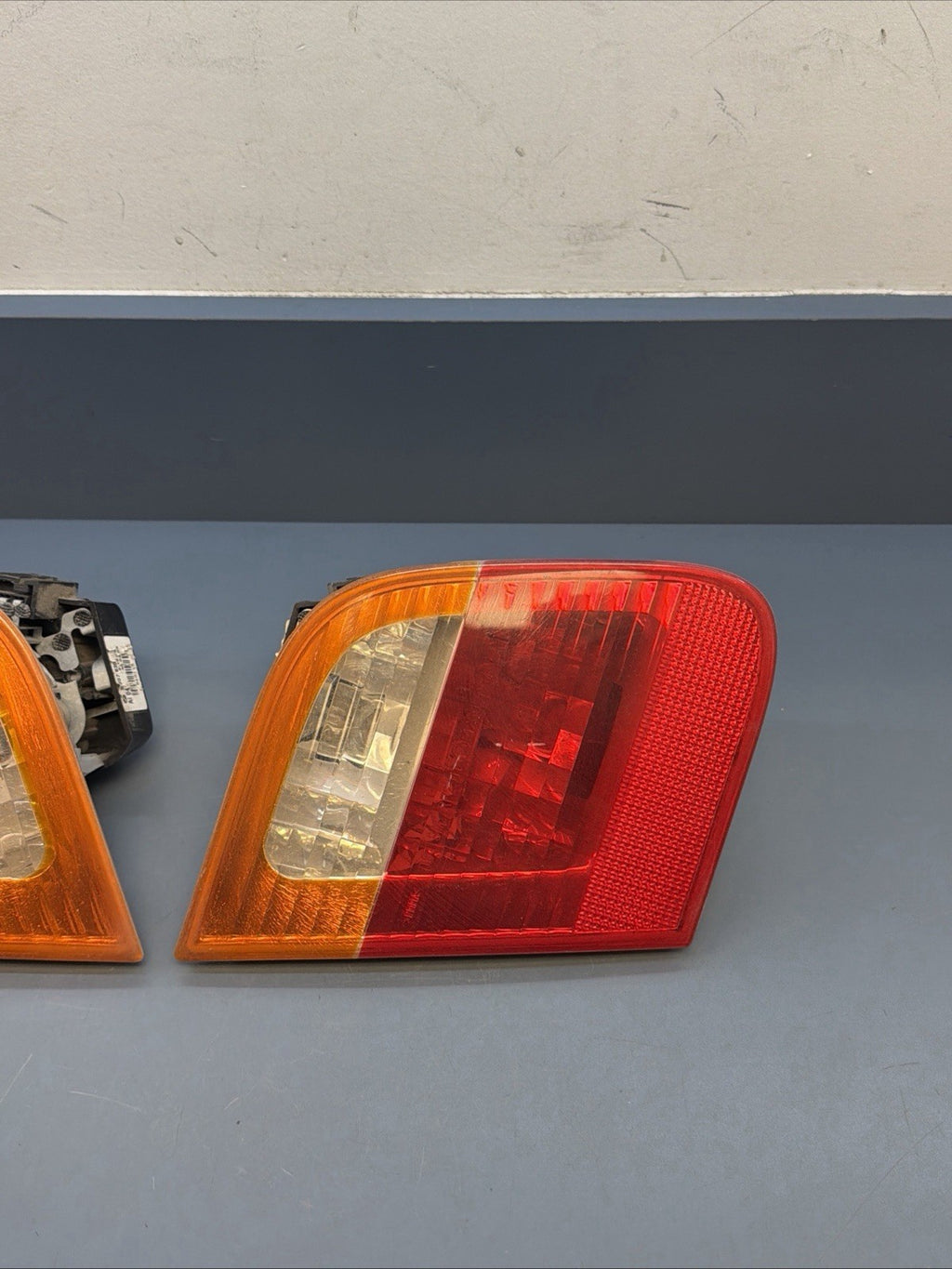 02-05 BMW 3 Series Left / Right Side Inner Tail Lights OEM 6907945 / 6907946