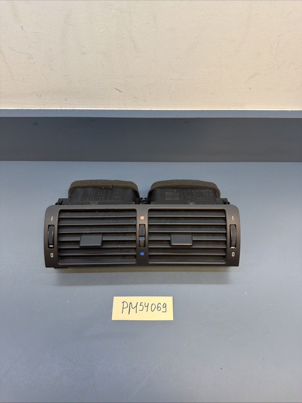 BMW 1997-2006 E46 3 SERIES BLACK CENTER INTERIOR VENT ASSEMBLY OEM 8361895