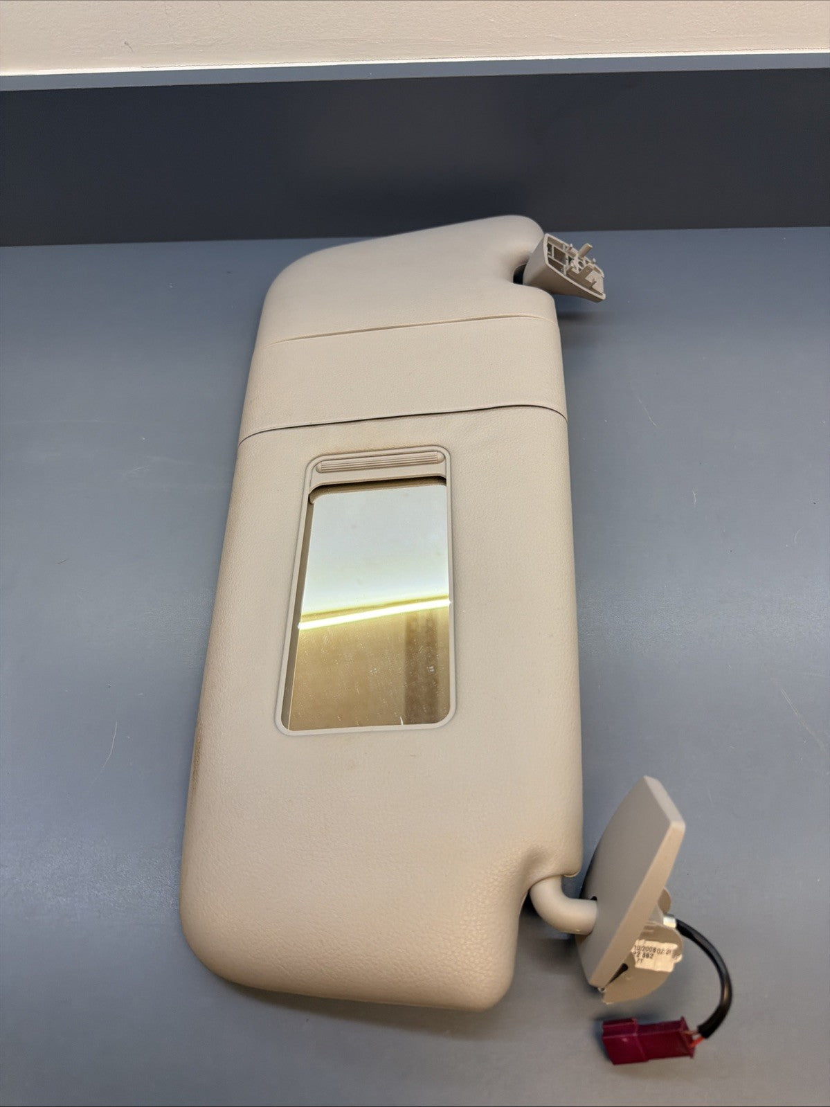 BMW E60 E92 E93 Sun Visor Set OEM – Driver & Passenger 6905983