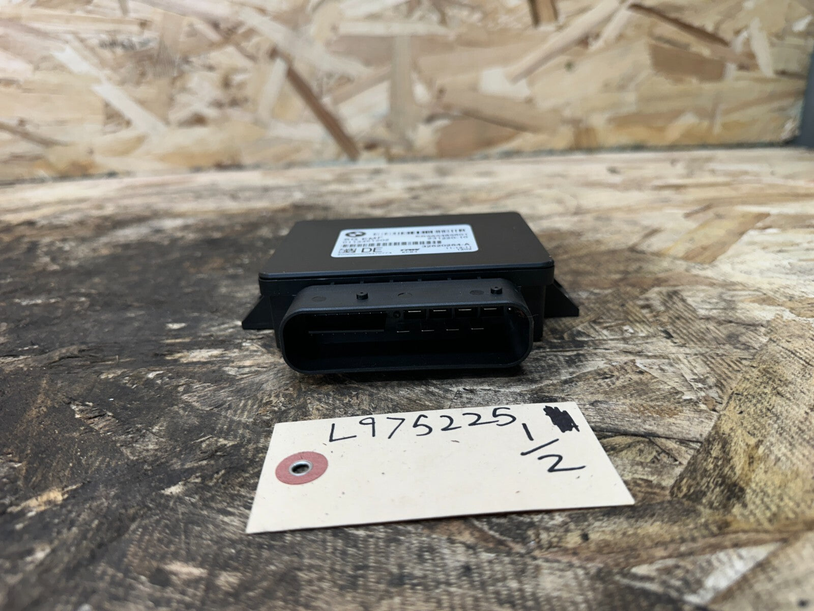 BMW 2011-2017 F25 X3 PARKING BRAKE CONTROL MODULE OEM 32620264