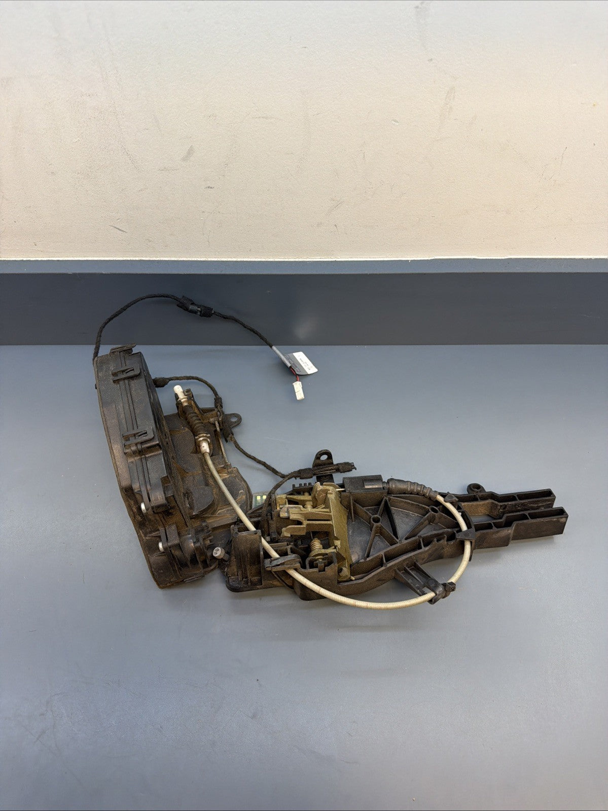 OEM BMW E90 E92 E60 Front RIGHT Door Lock Latch Actuator 7059974