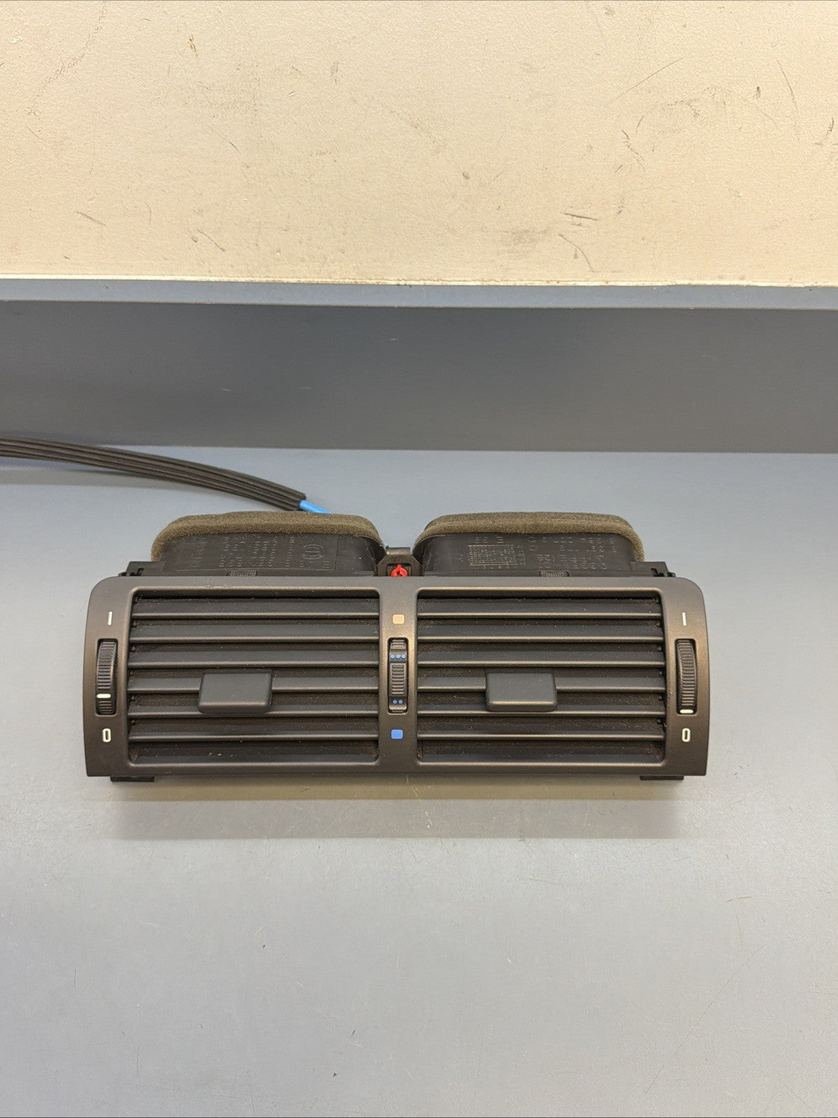1999-2006 BMW E46 3 Series 325i Center Dash AC Air Vent Assembly 8363199 OEM