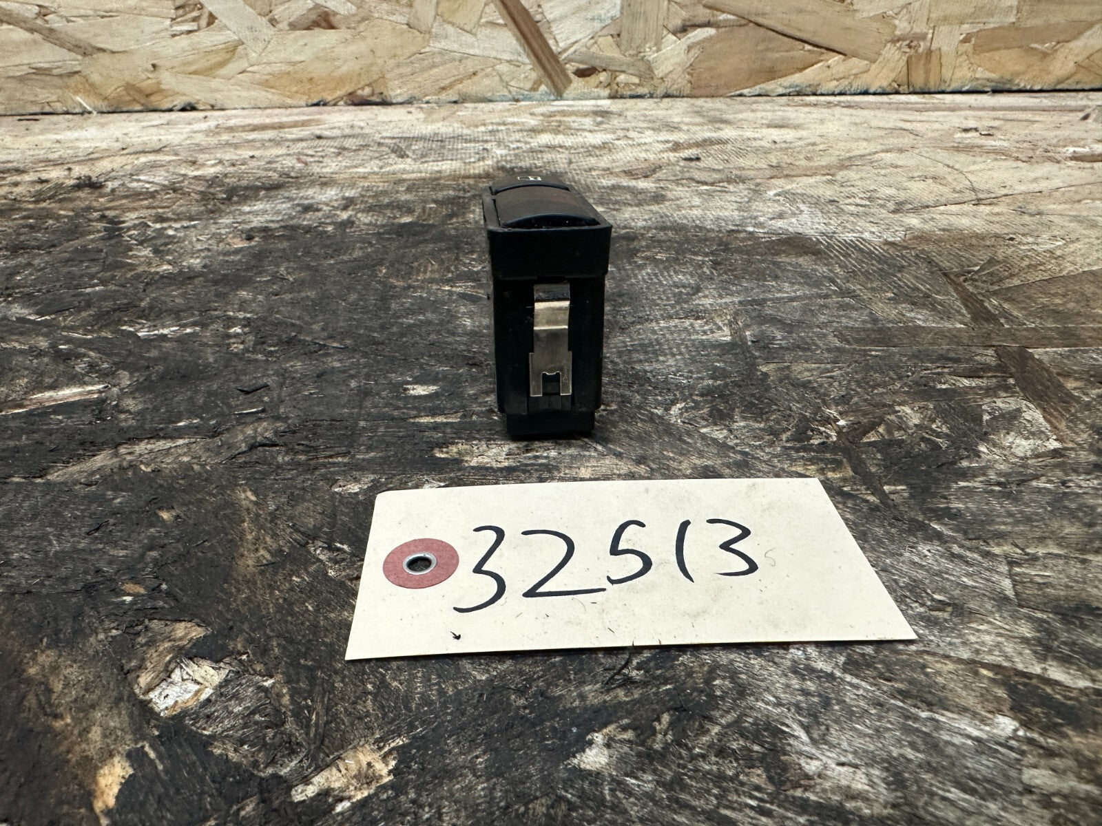 BMW 1999-2005 E46 AFTERMARKET HAZARD WINDOW LOCK MASTER SWITCH 924615