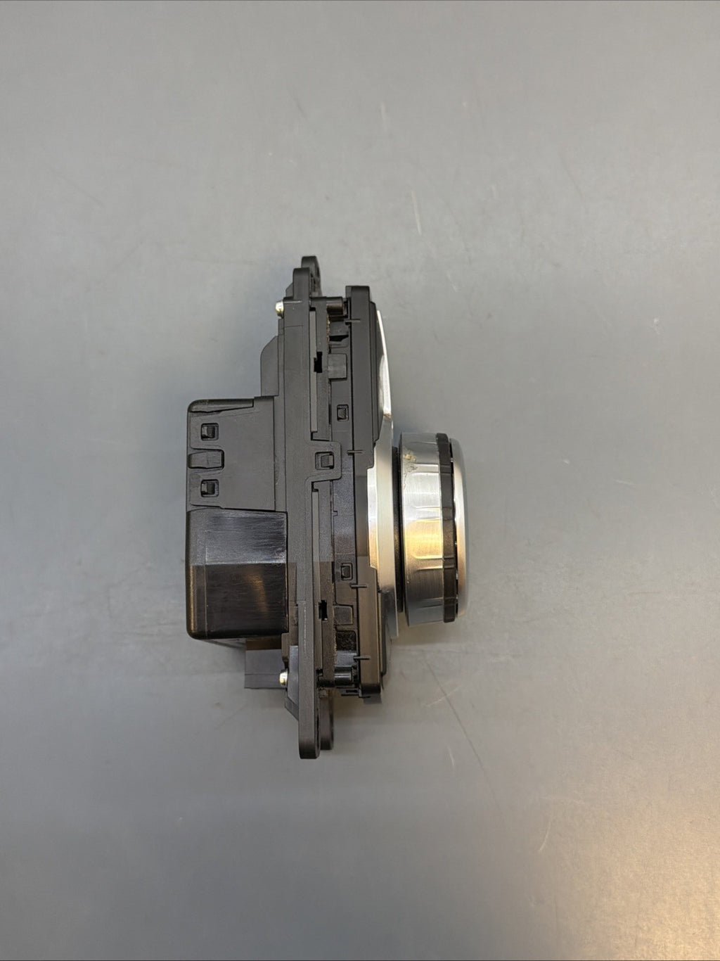 2016-2023 BMW X2 F39 I DRIVE MEDIA SWITCH MOUSE NAVI CONTROLLER OEM 9490067