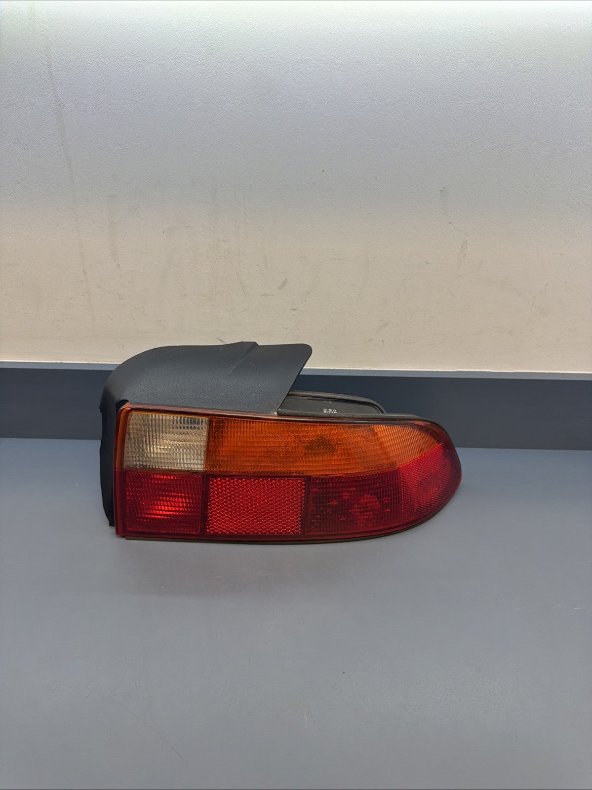96-99 BMW Z3 E36/7 REAR RIGHT PASSENGER SIDE TAIL LIGHT LAMP OEM 8389862