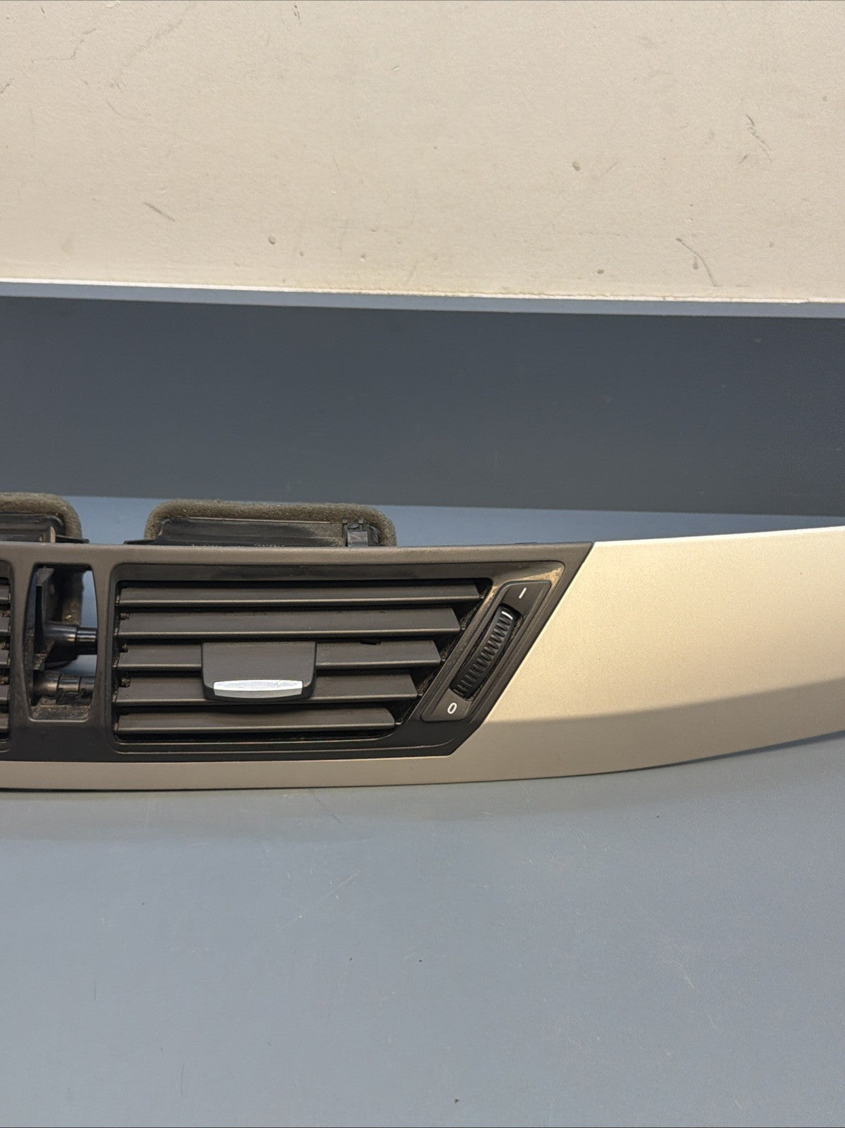 12-15 BMW X1 E84 DASHBOARD PANEL & AC AIR VENT GRILLE TRIM SILVER 9258354