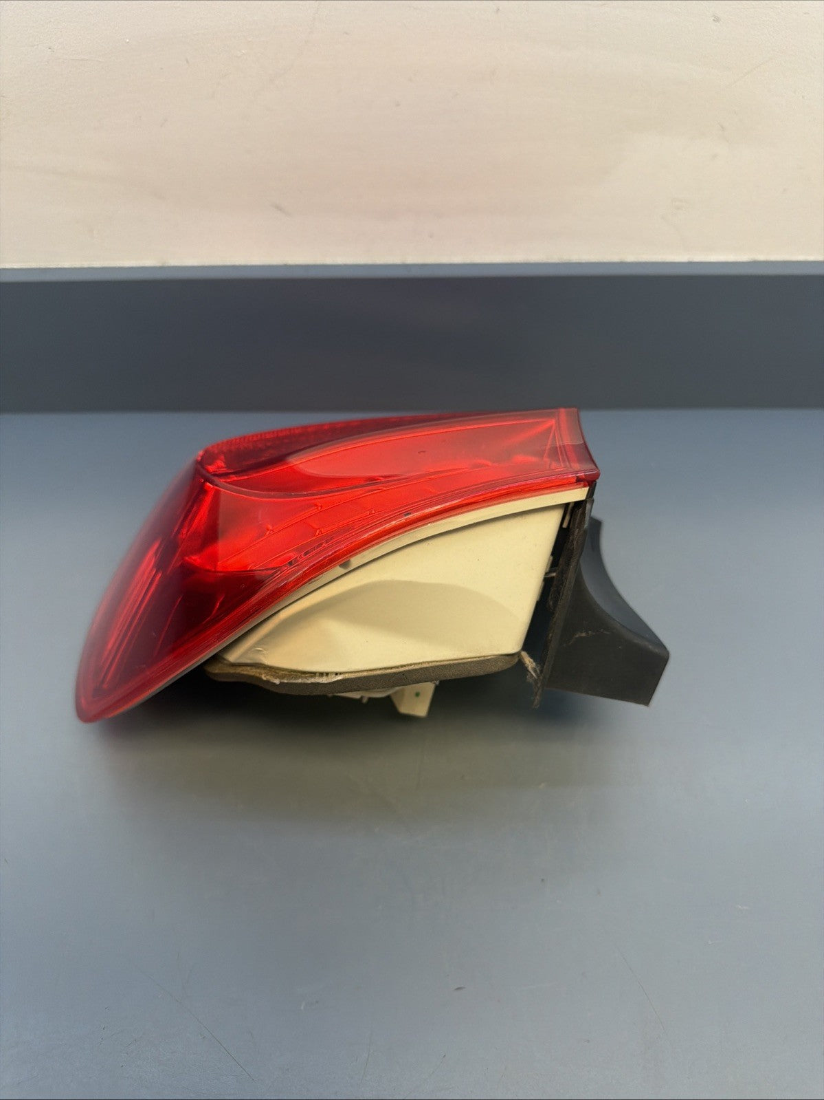 09-11 Bmw E90 328 335 M3 Rear Right Side LCI Outer Taillight Lamp Oem 7289430